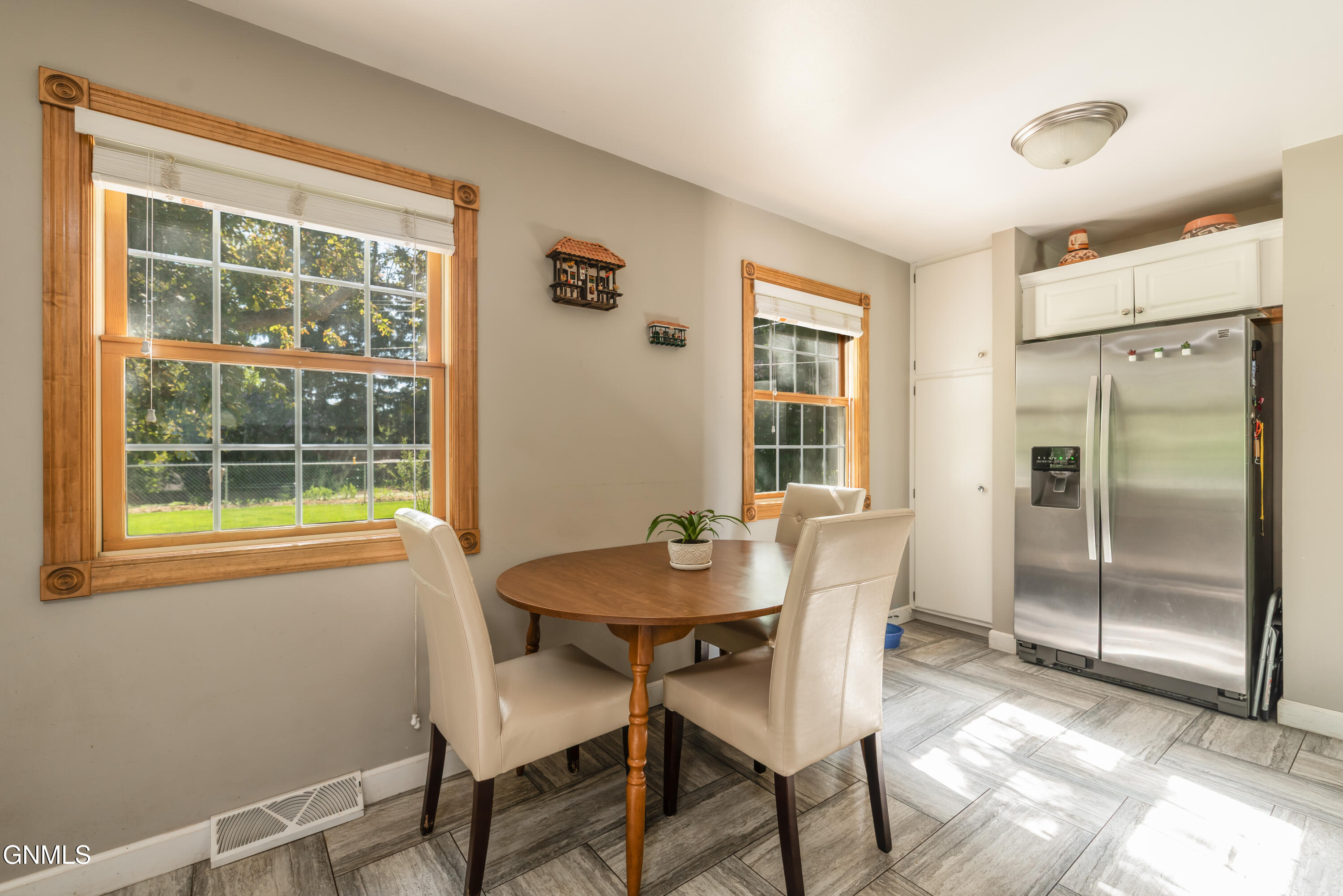 property viewer photo 5