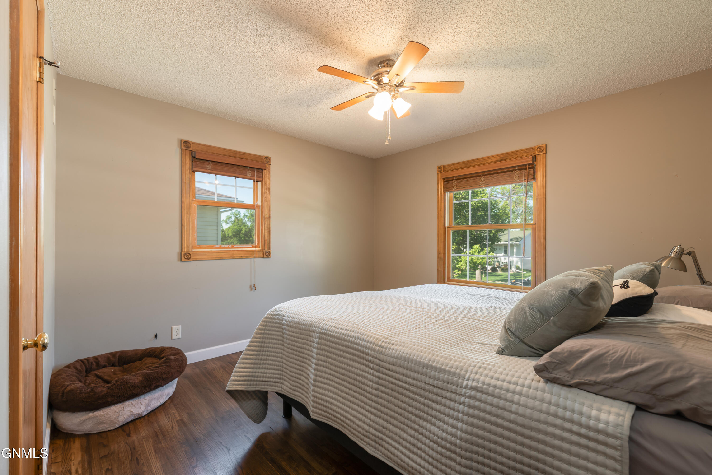 property viewer photo 7
