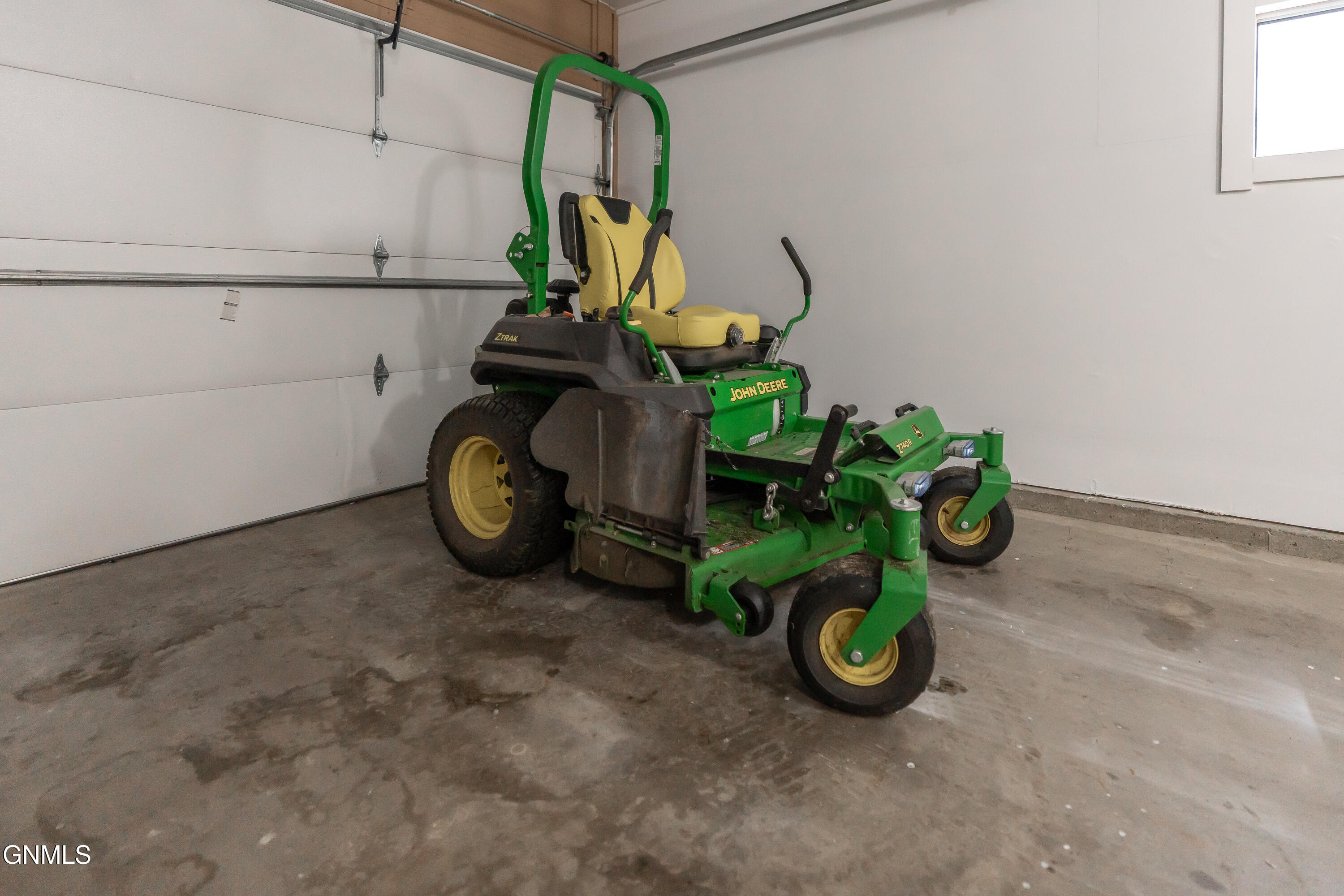 property viewer photo 47