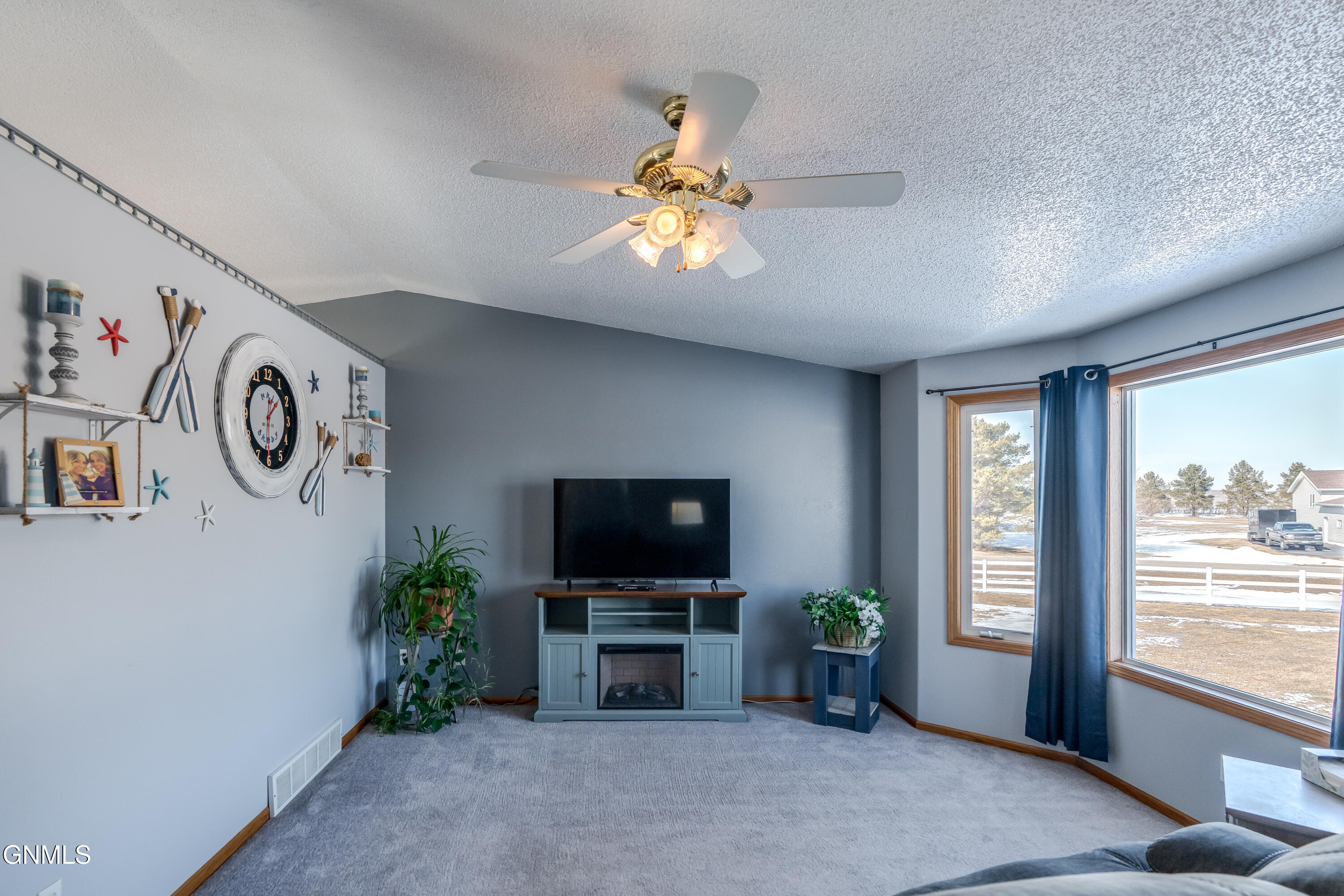 property viewer photo 7