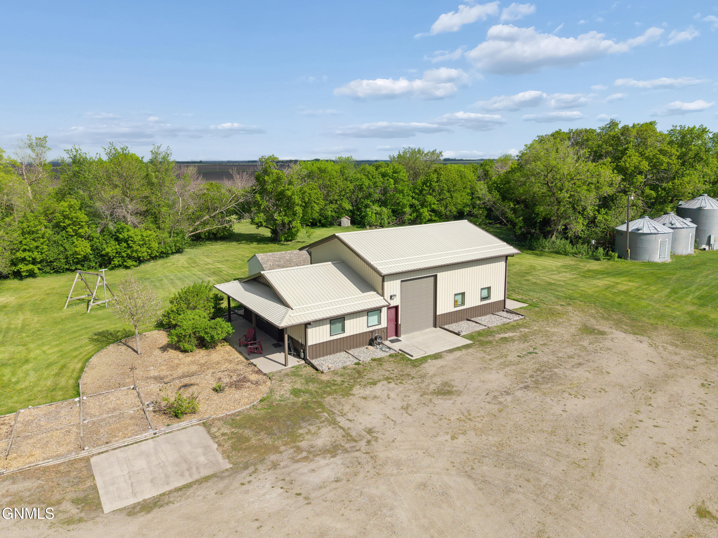 main property photo 94