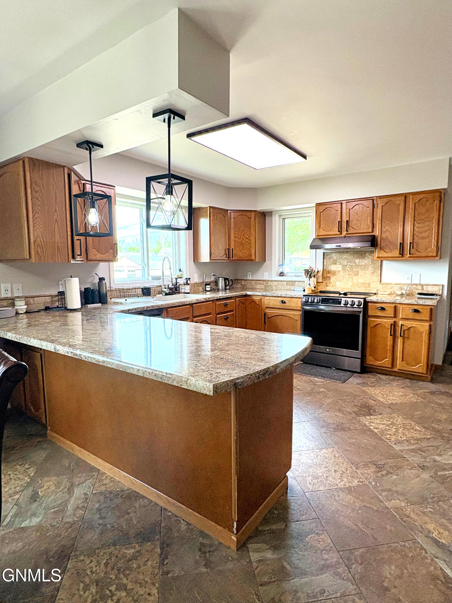 main property photo 14