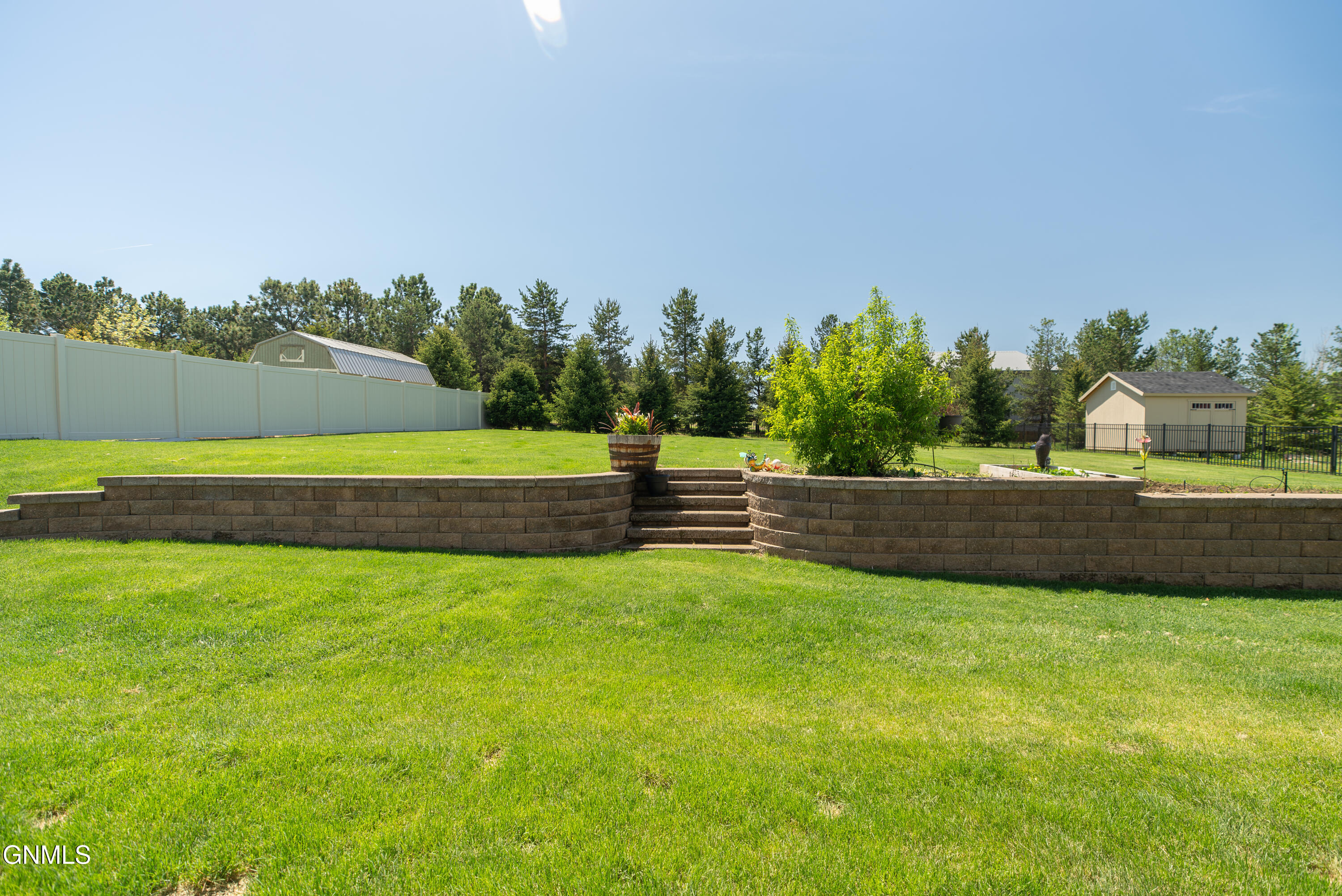 main property photo 50