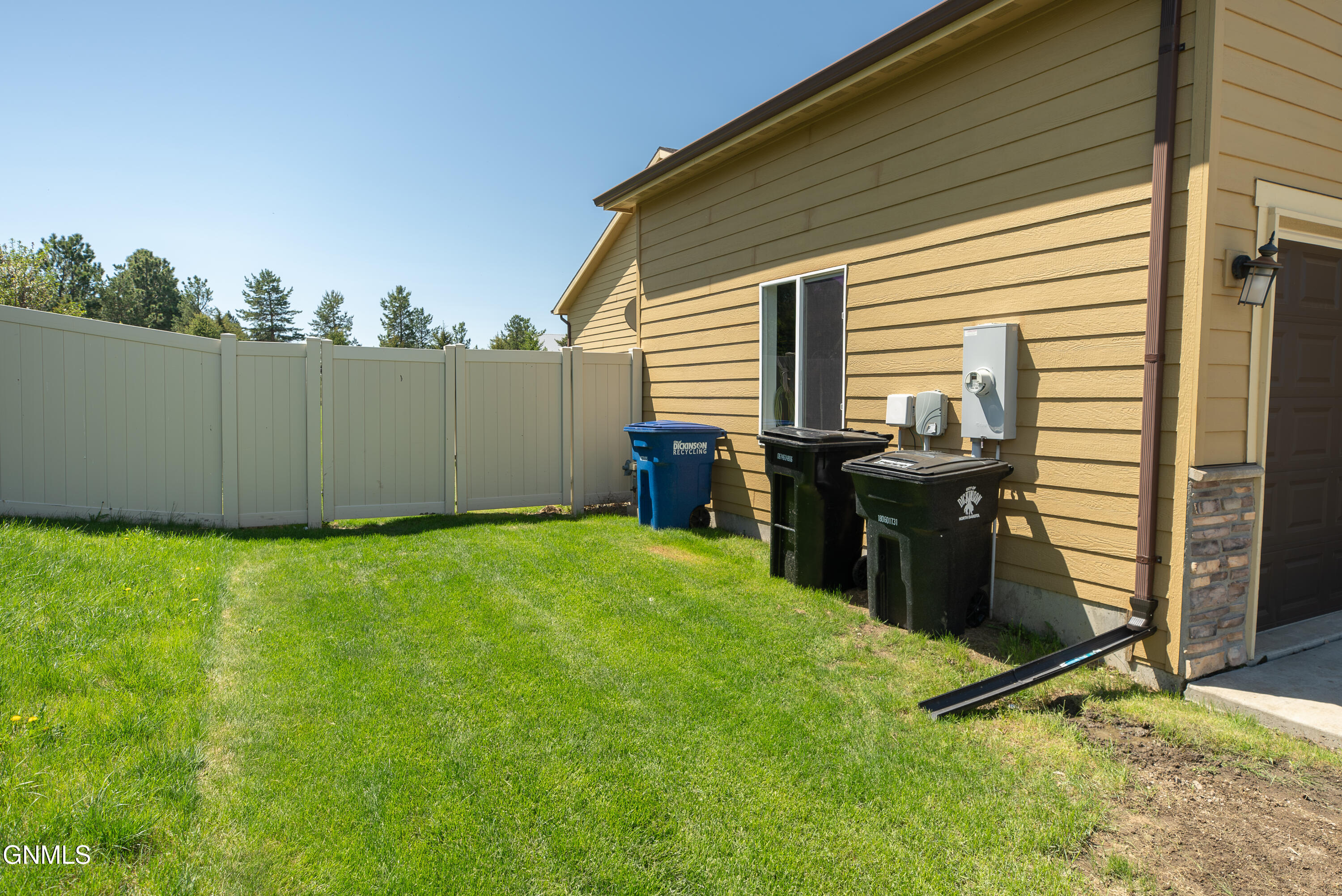 main property photo 59