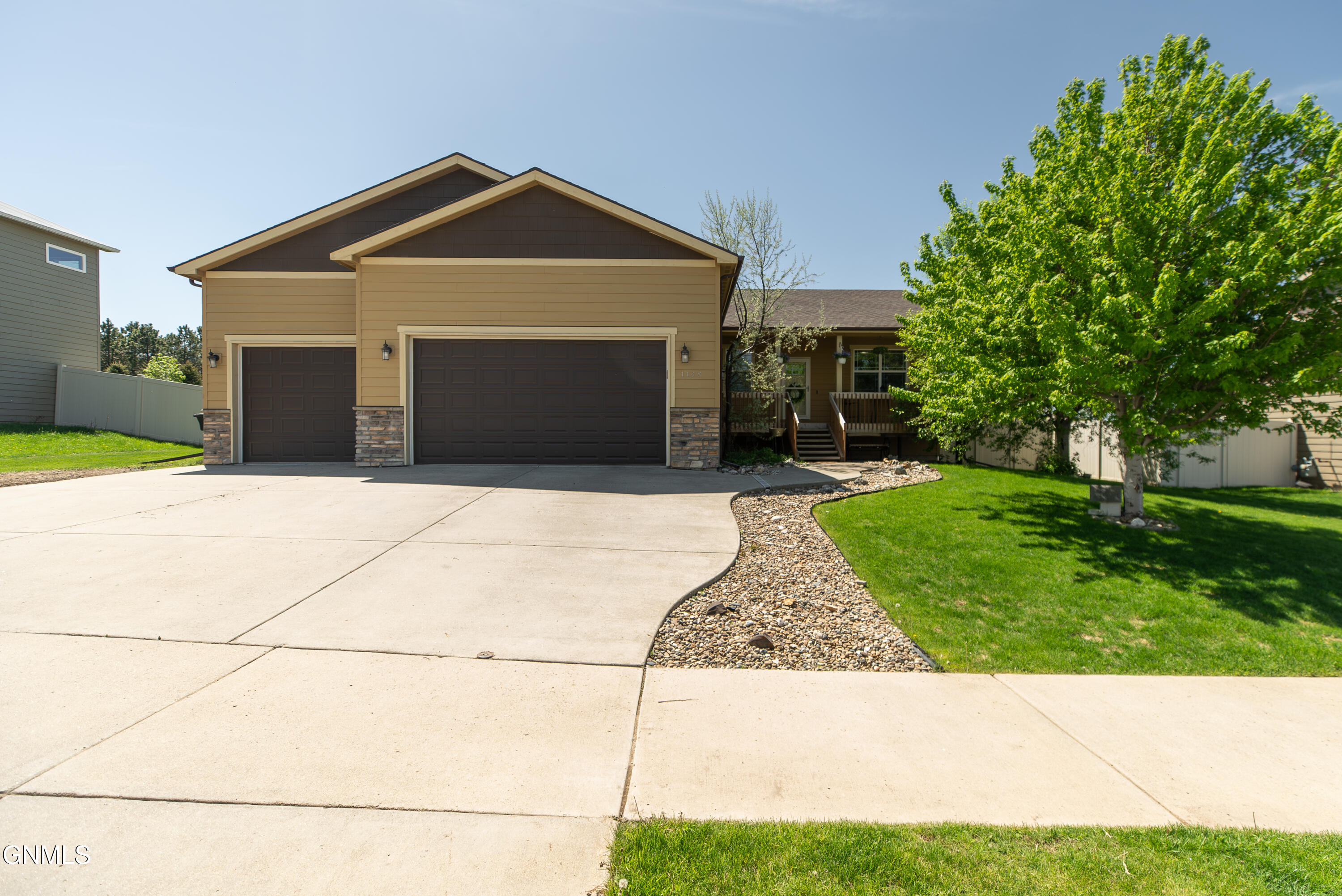 main property photo 70