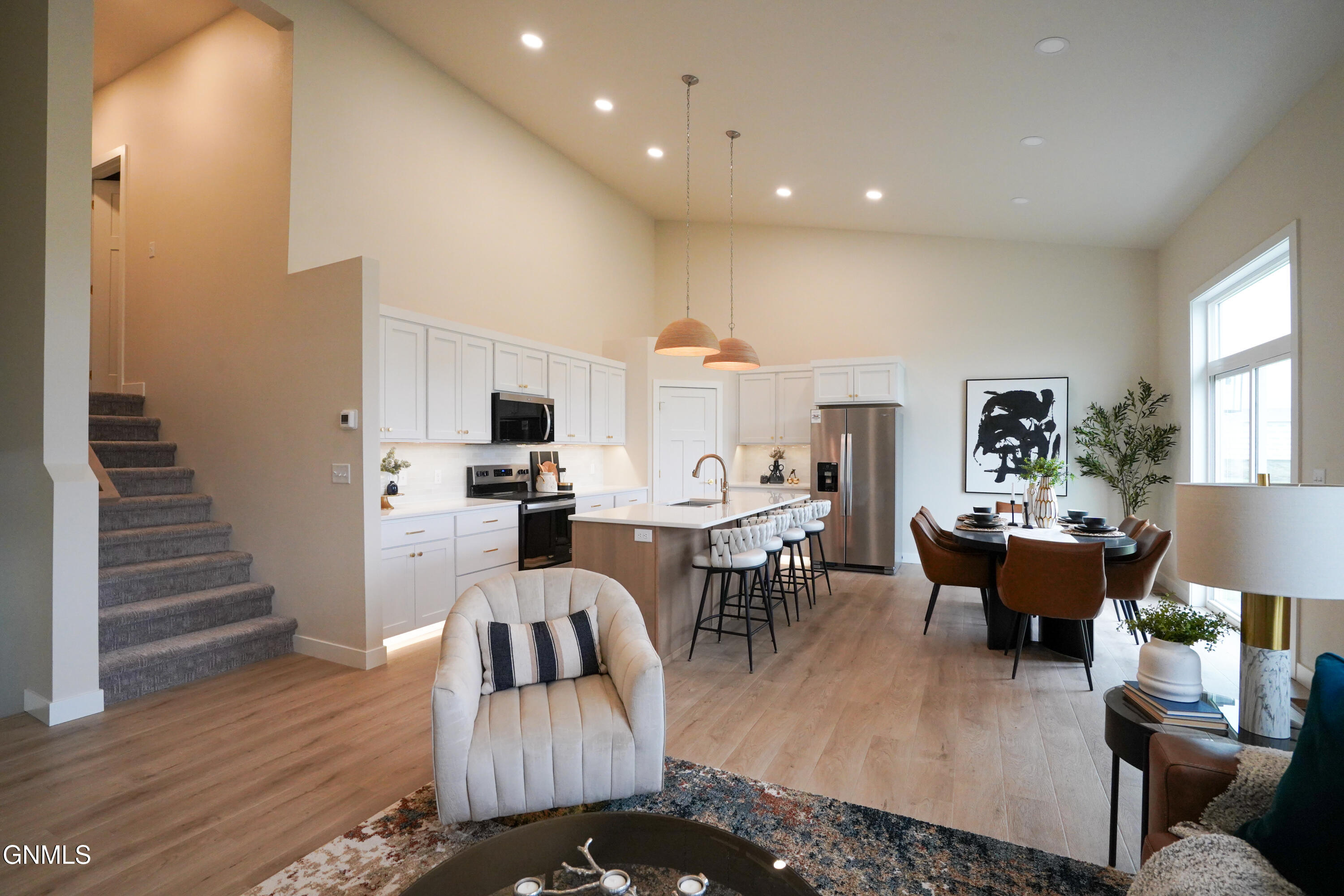 property viewer photo 10