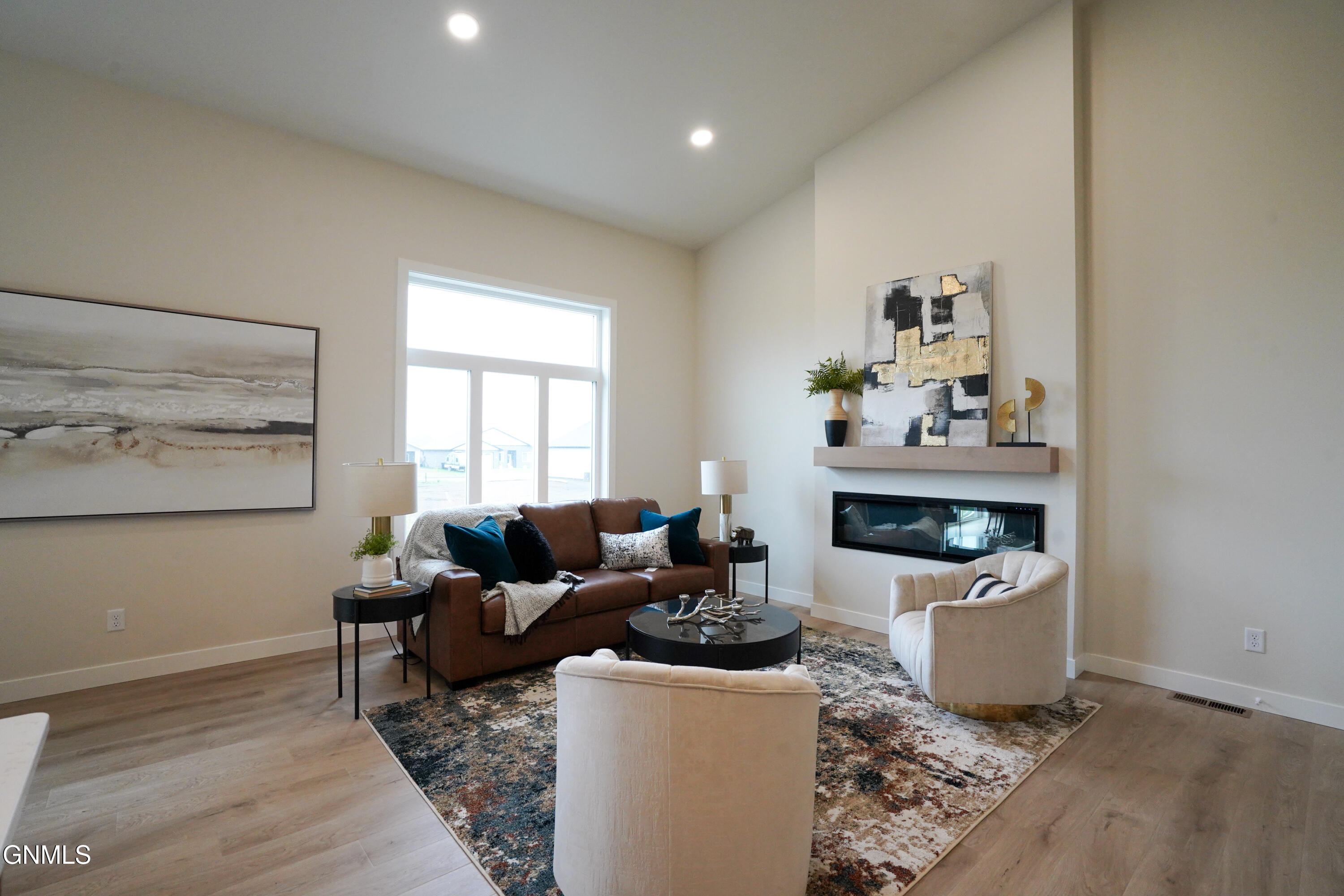 property viewer photo 15