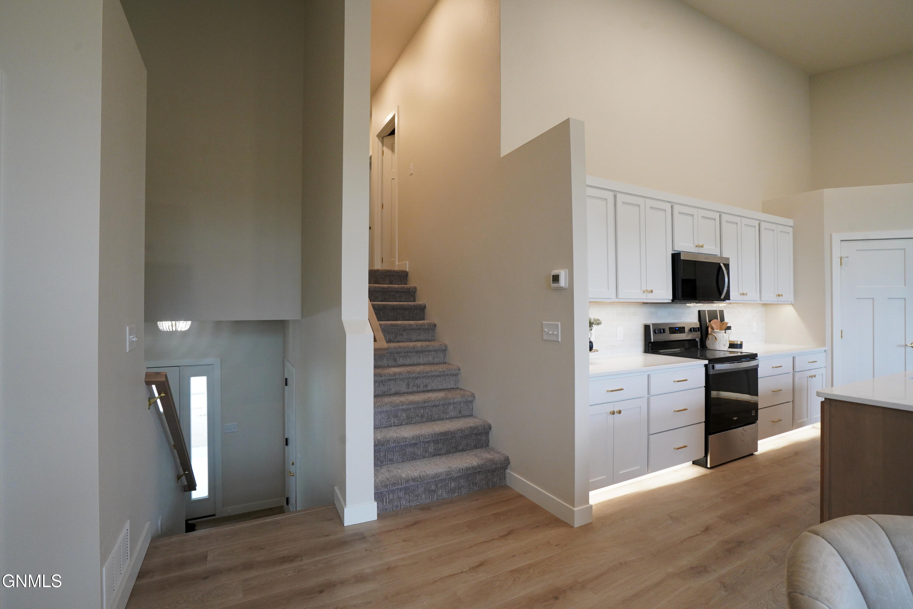 property viewer photo 16