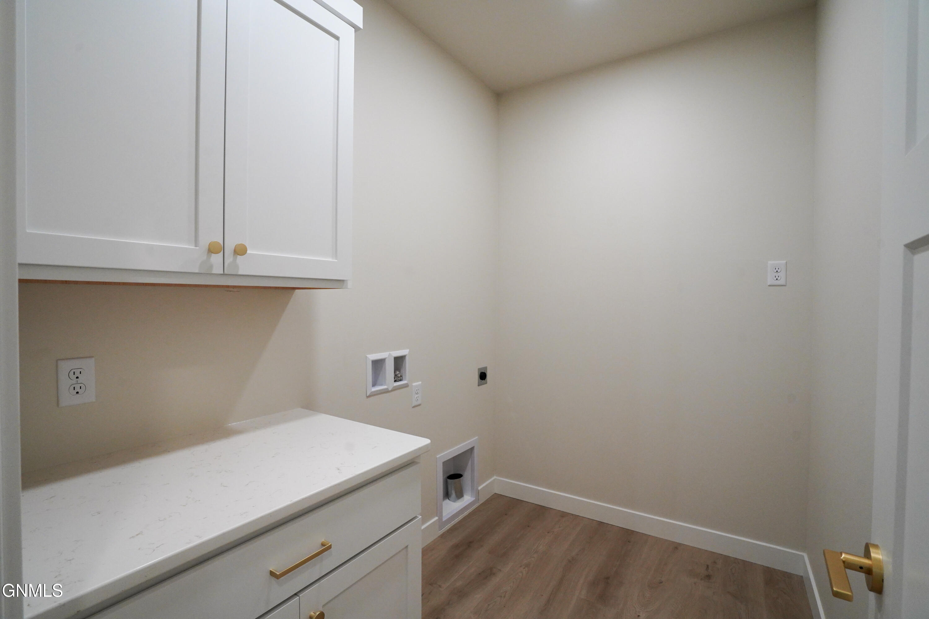 property viewer photo 17