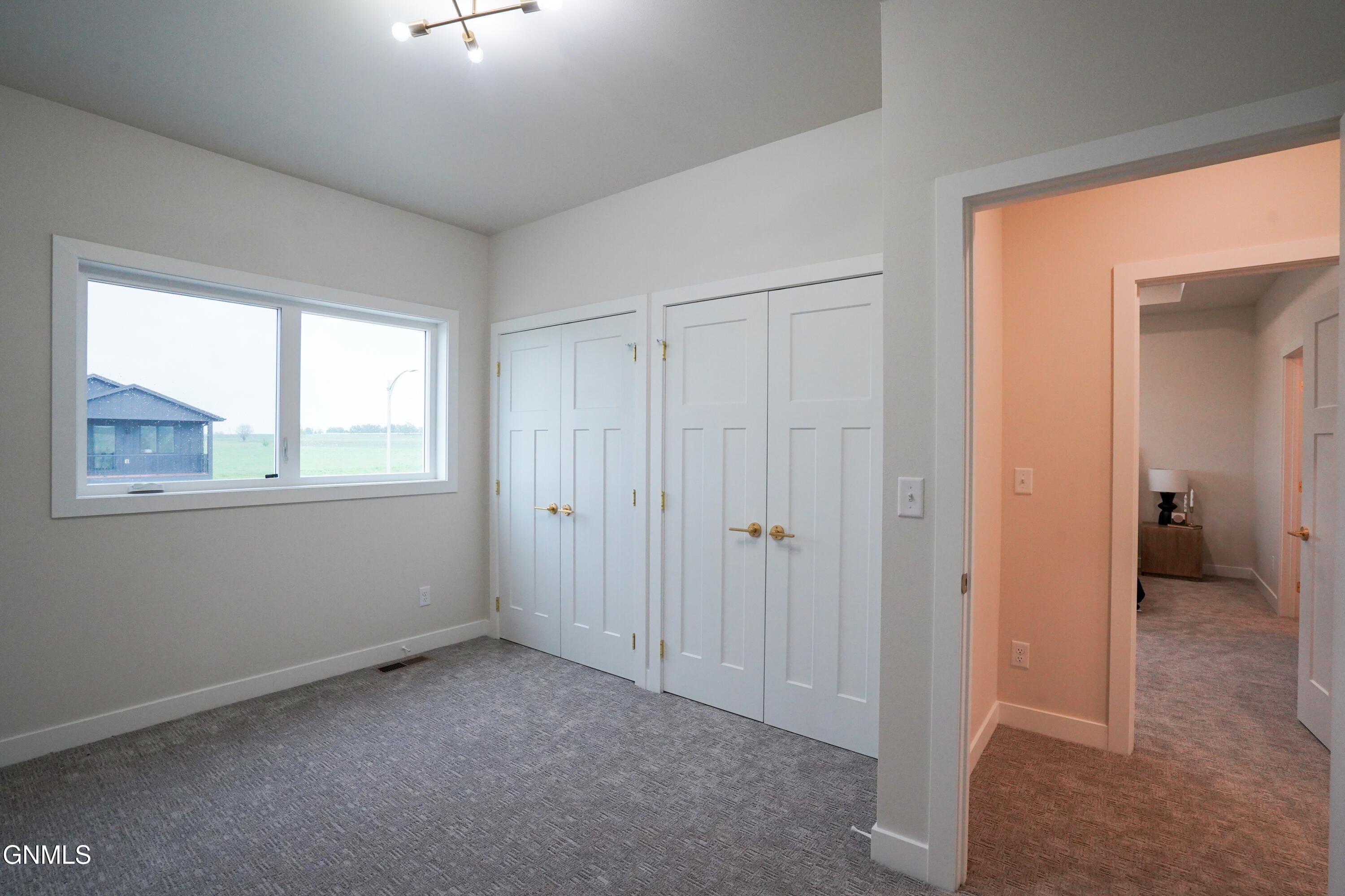 property viewer photo 19