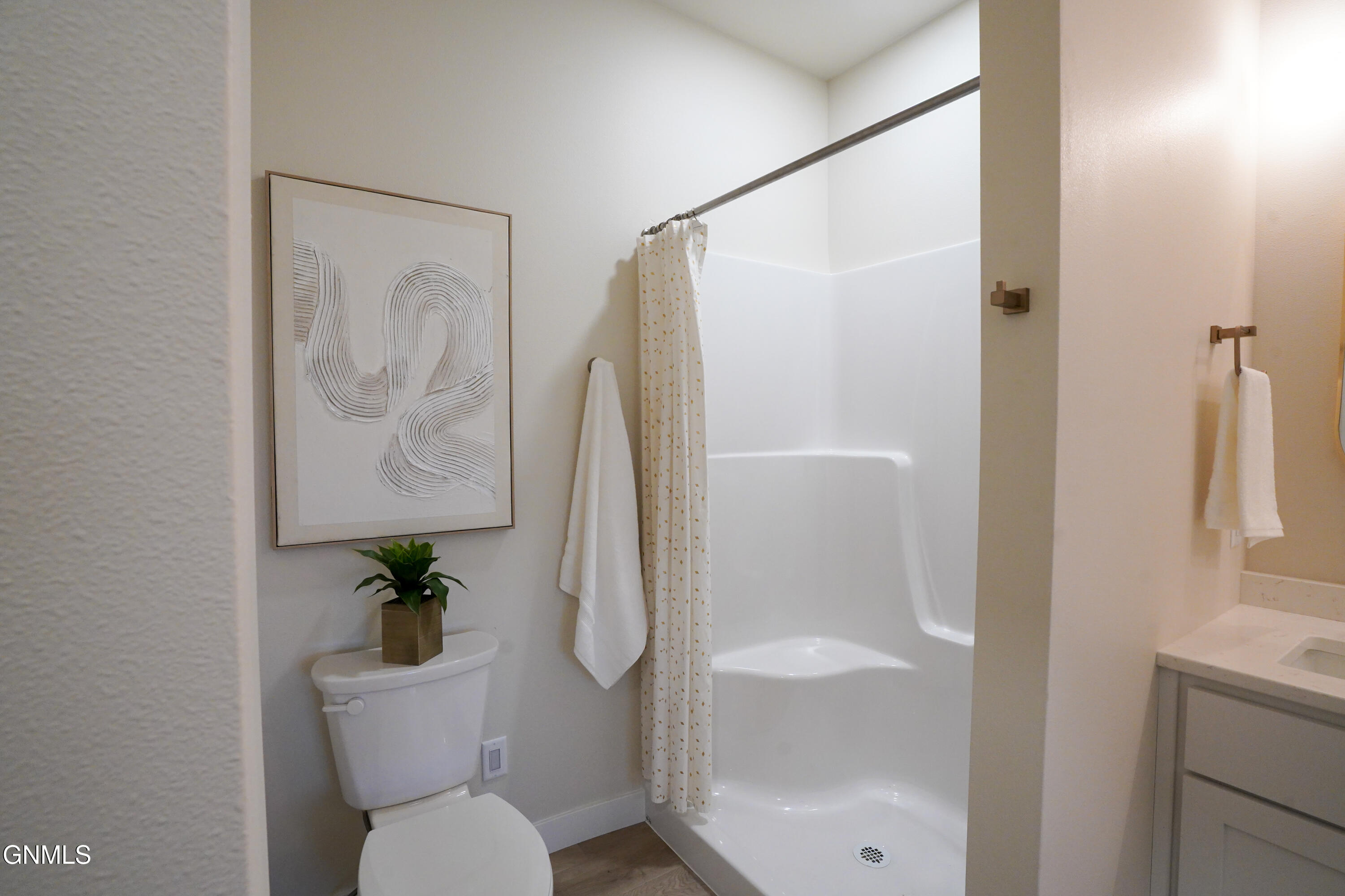 property viewer photo 26