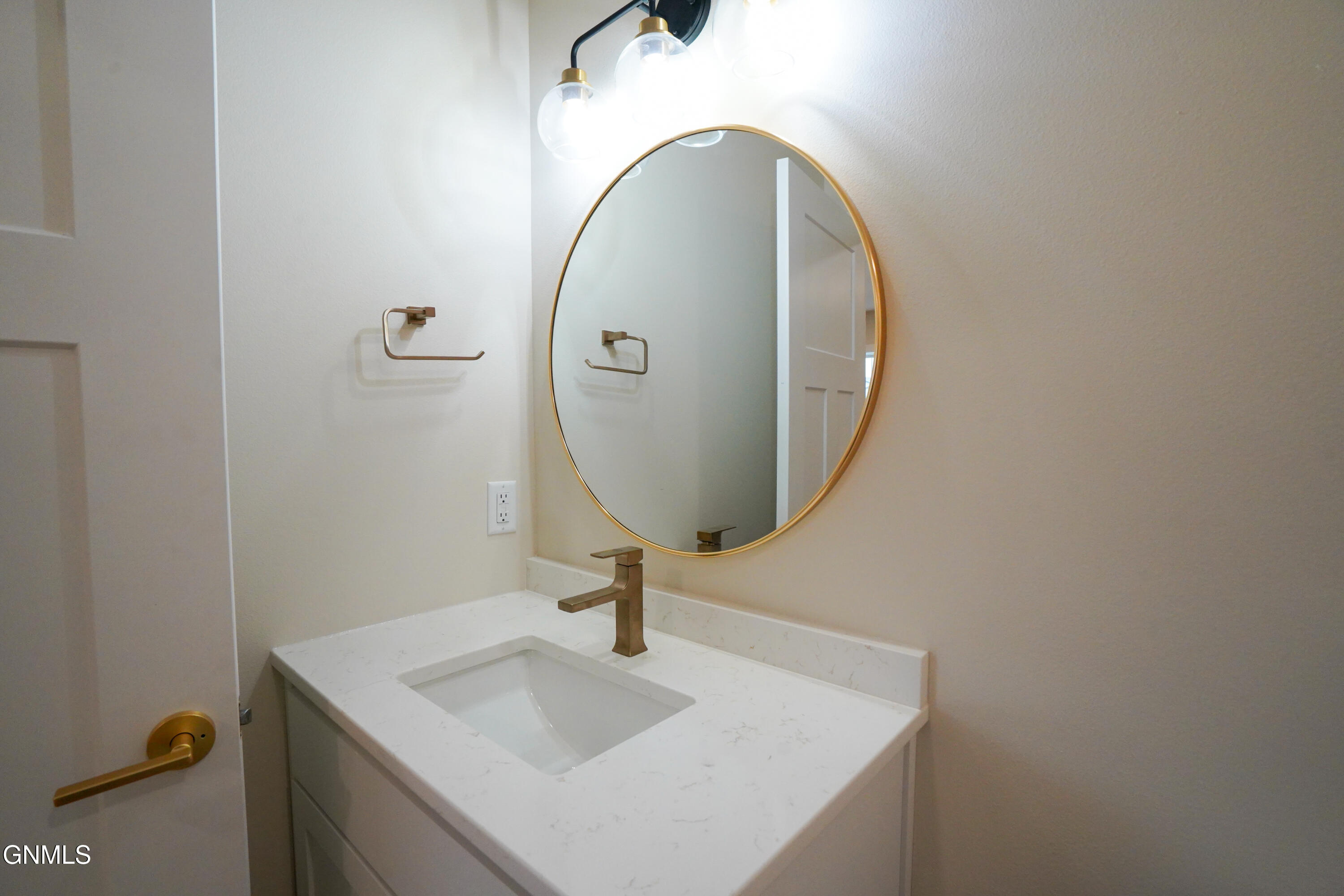 property viewer photo 5