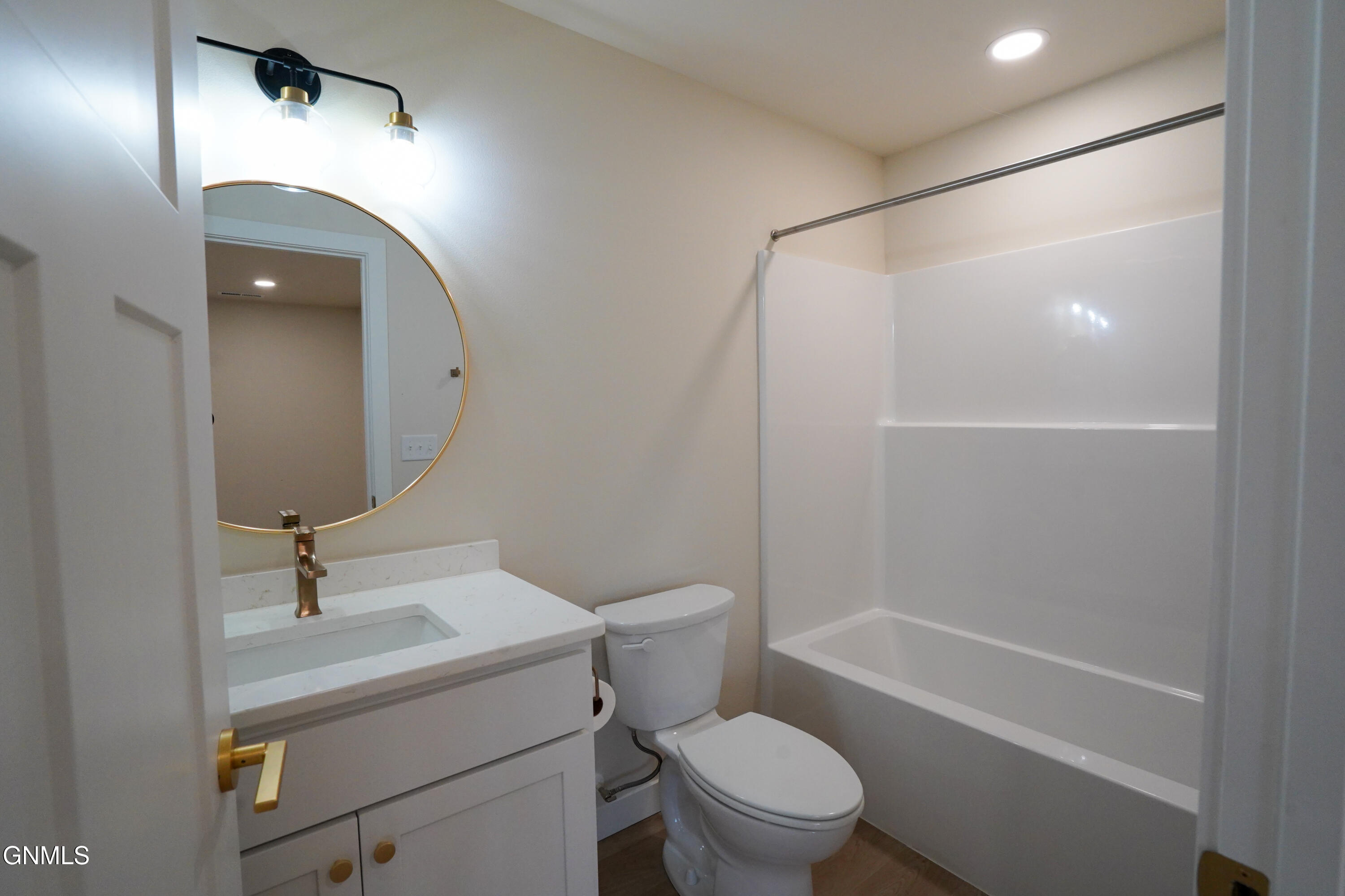 property viewer photo 6