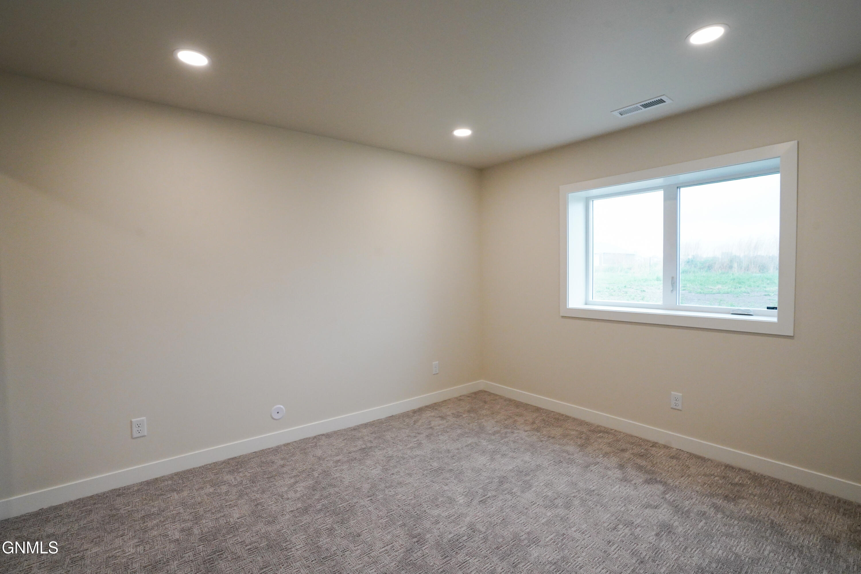 property viewer photo 7