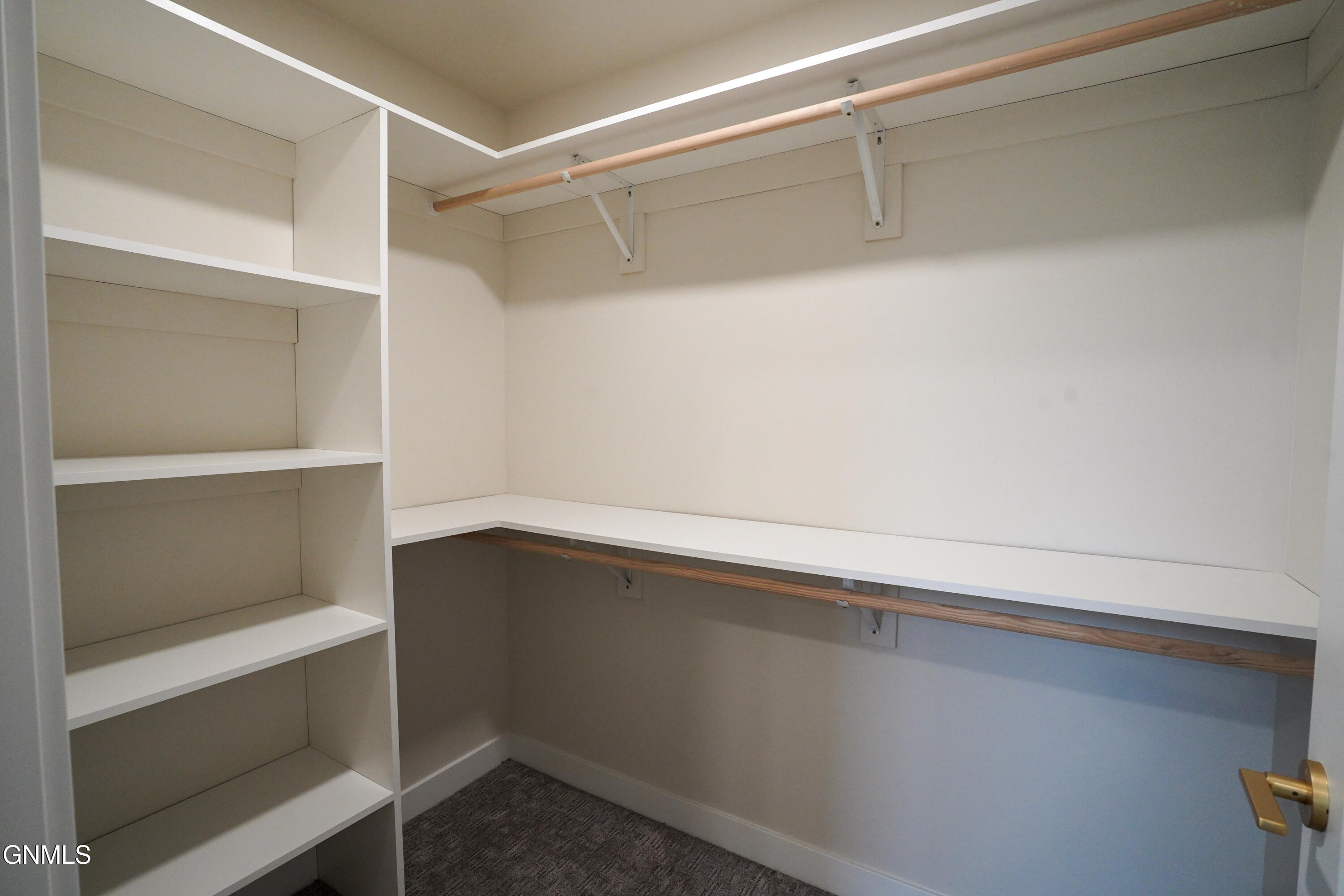 property viewer photo 9