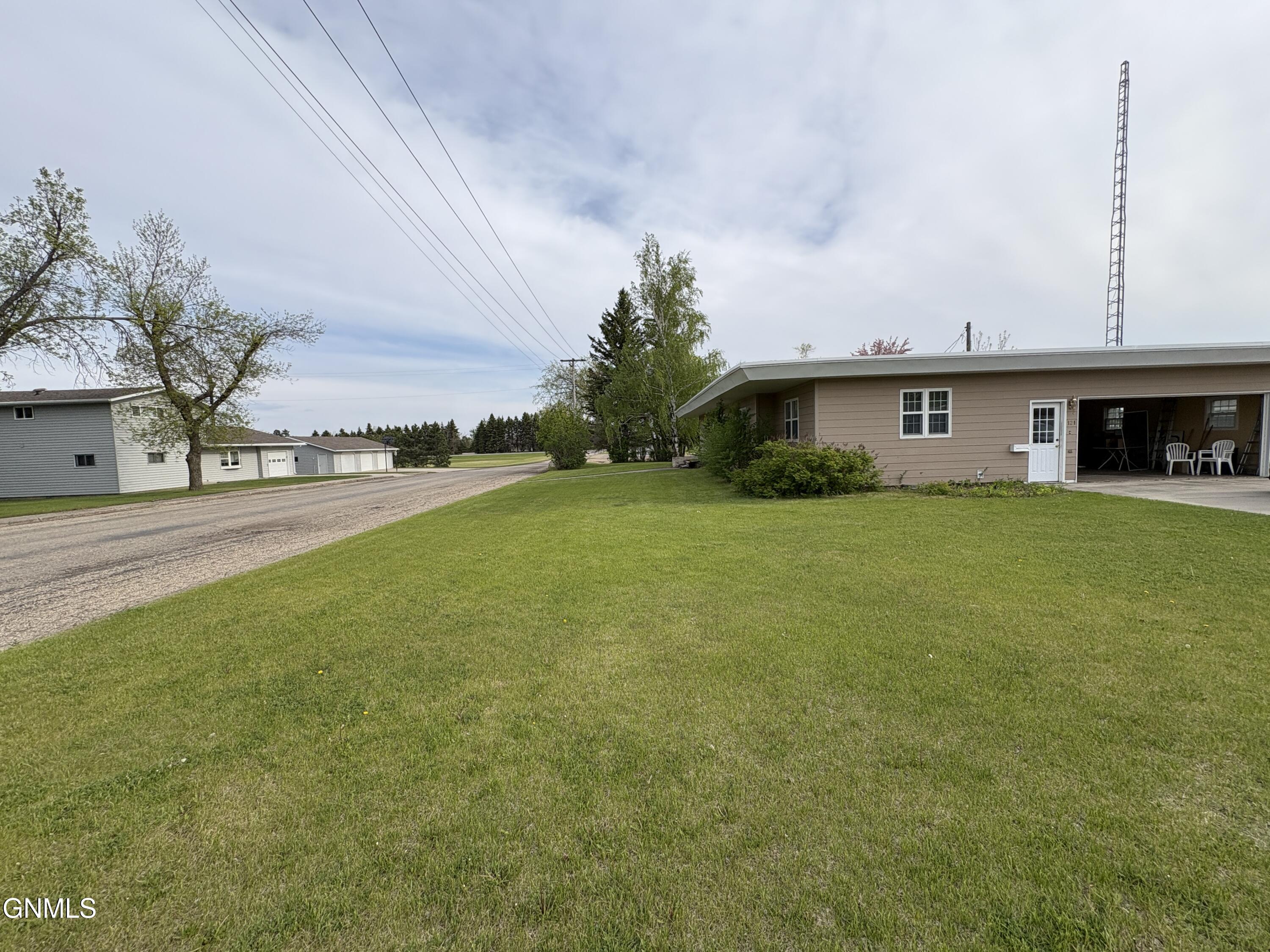 main property photo 3