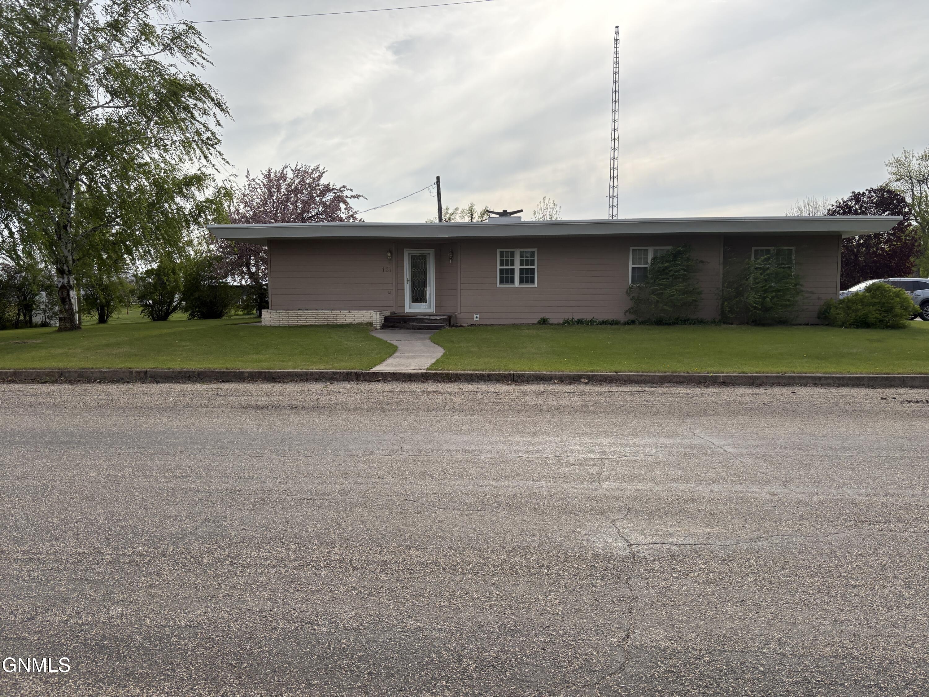 main property photo 4
