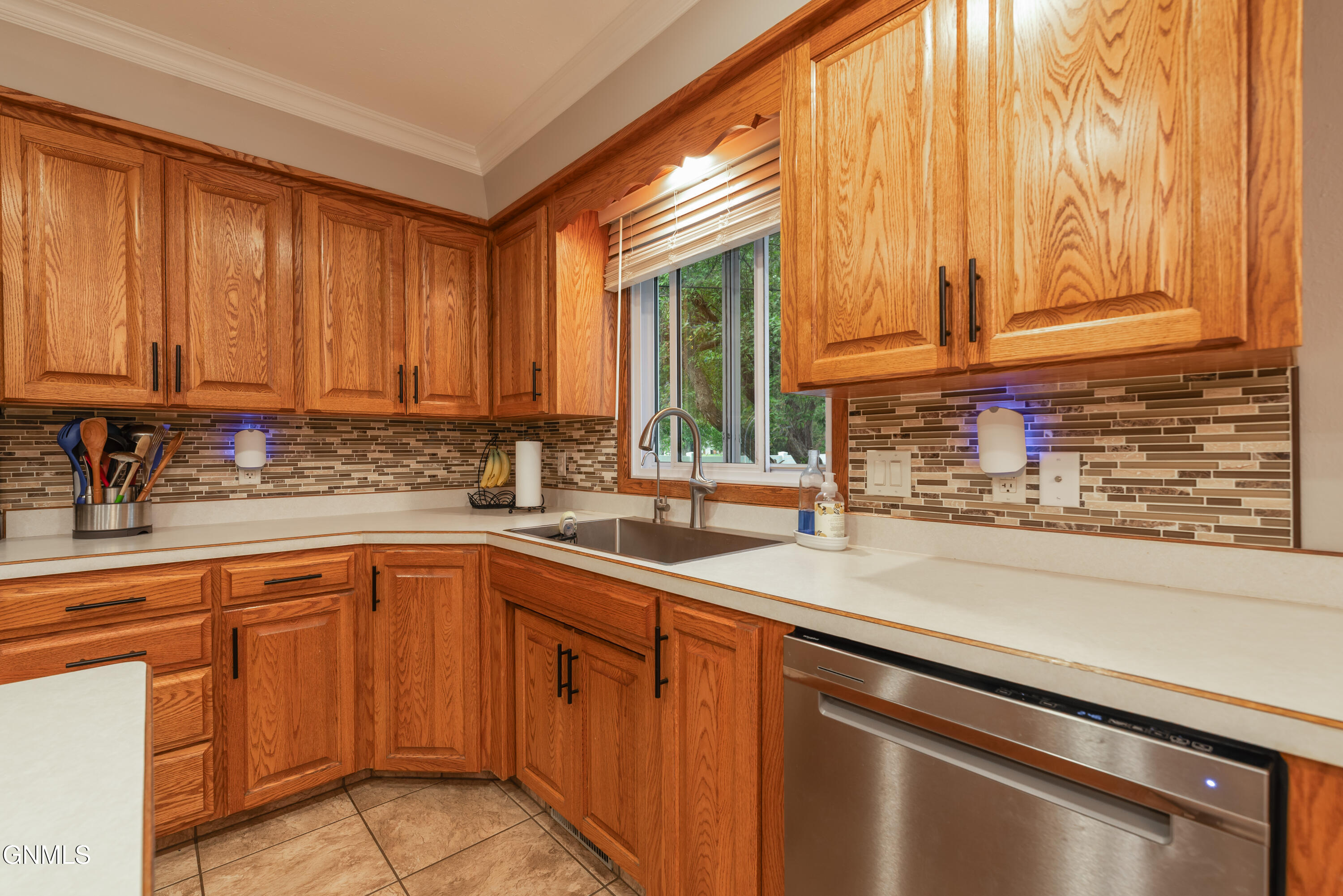 property viewer photo 10