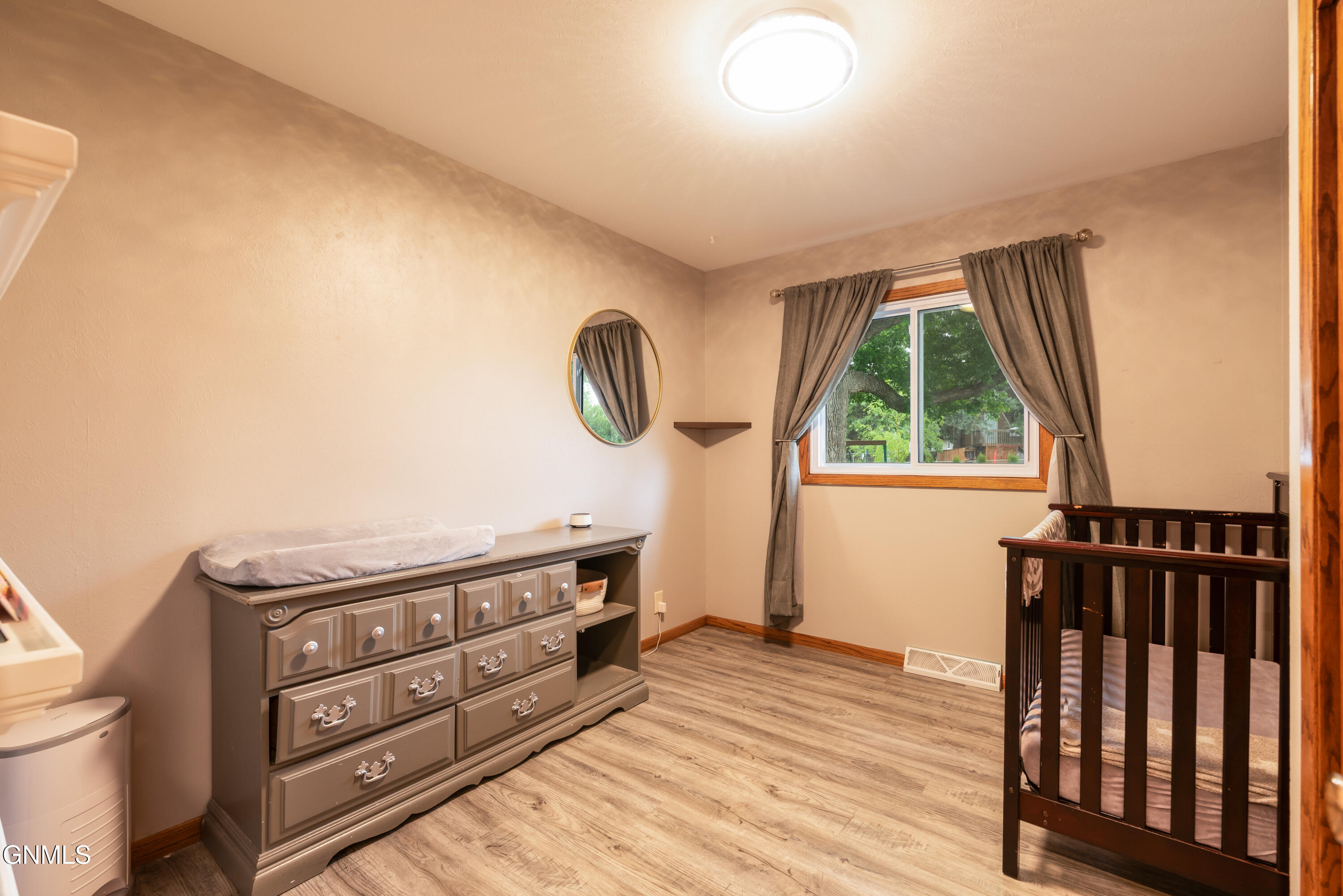 property viewer photo 15