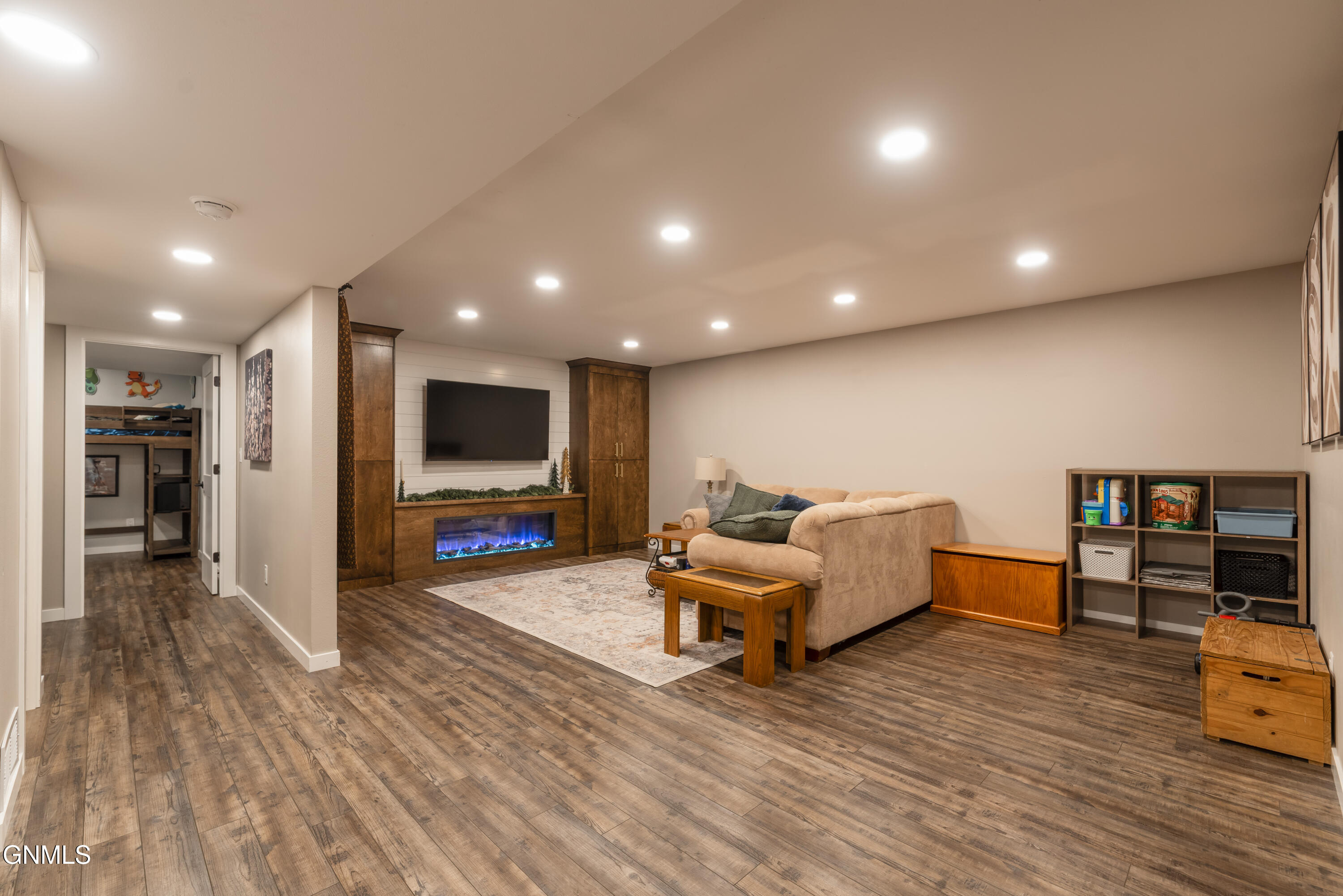 property viewer photo 19