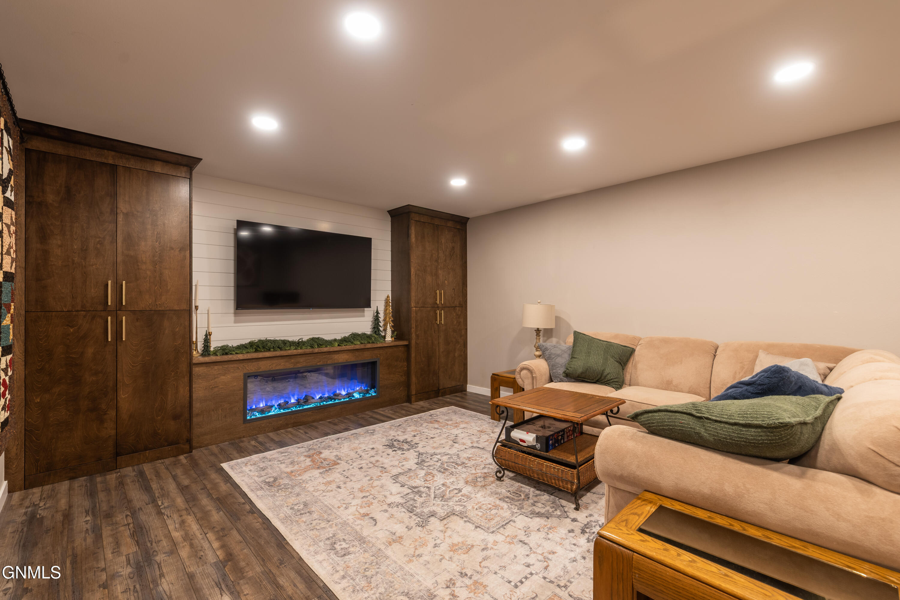 property viewer photo 20