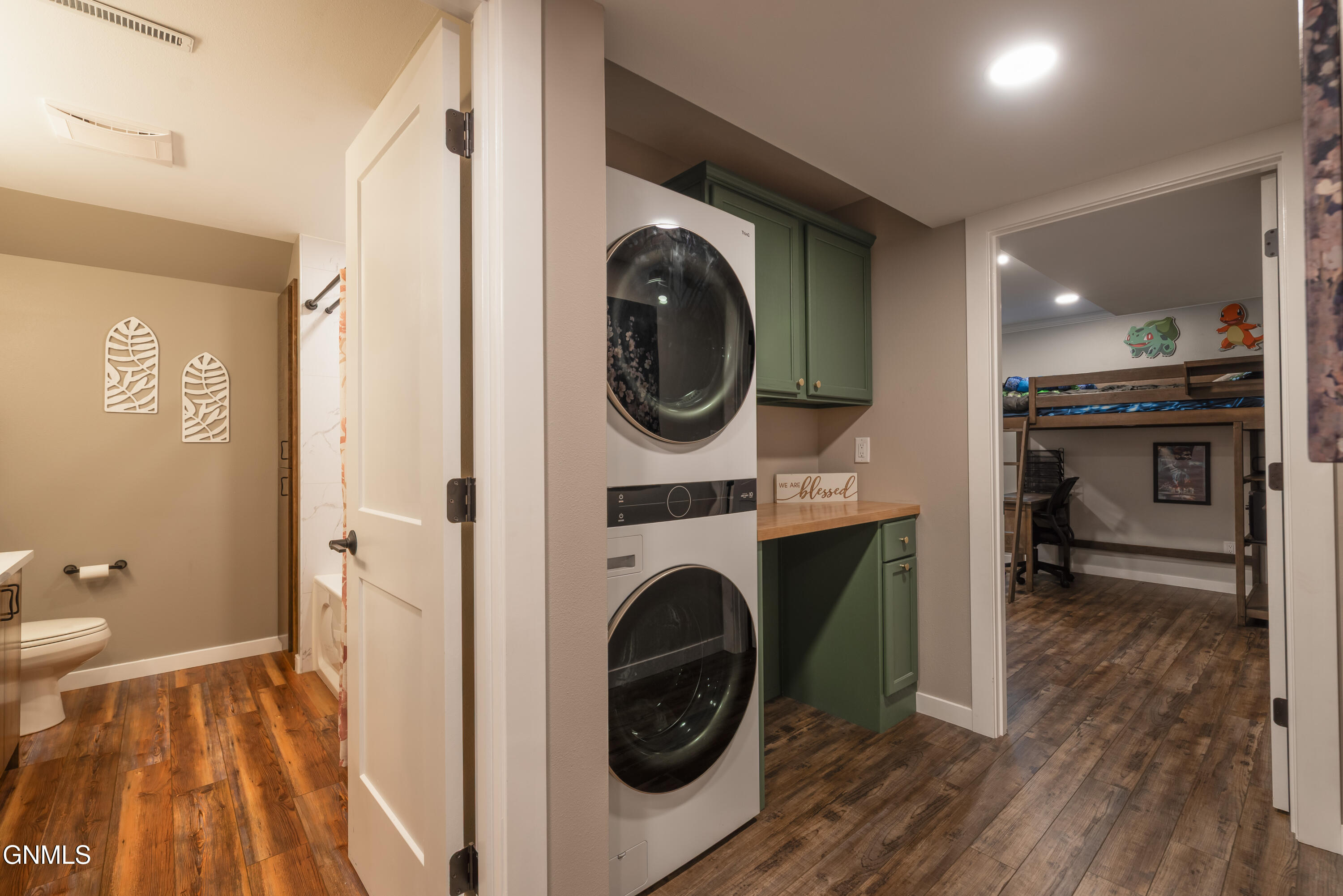 property viewer photo 23