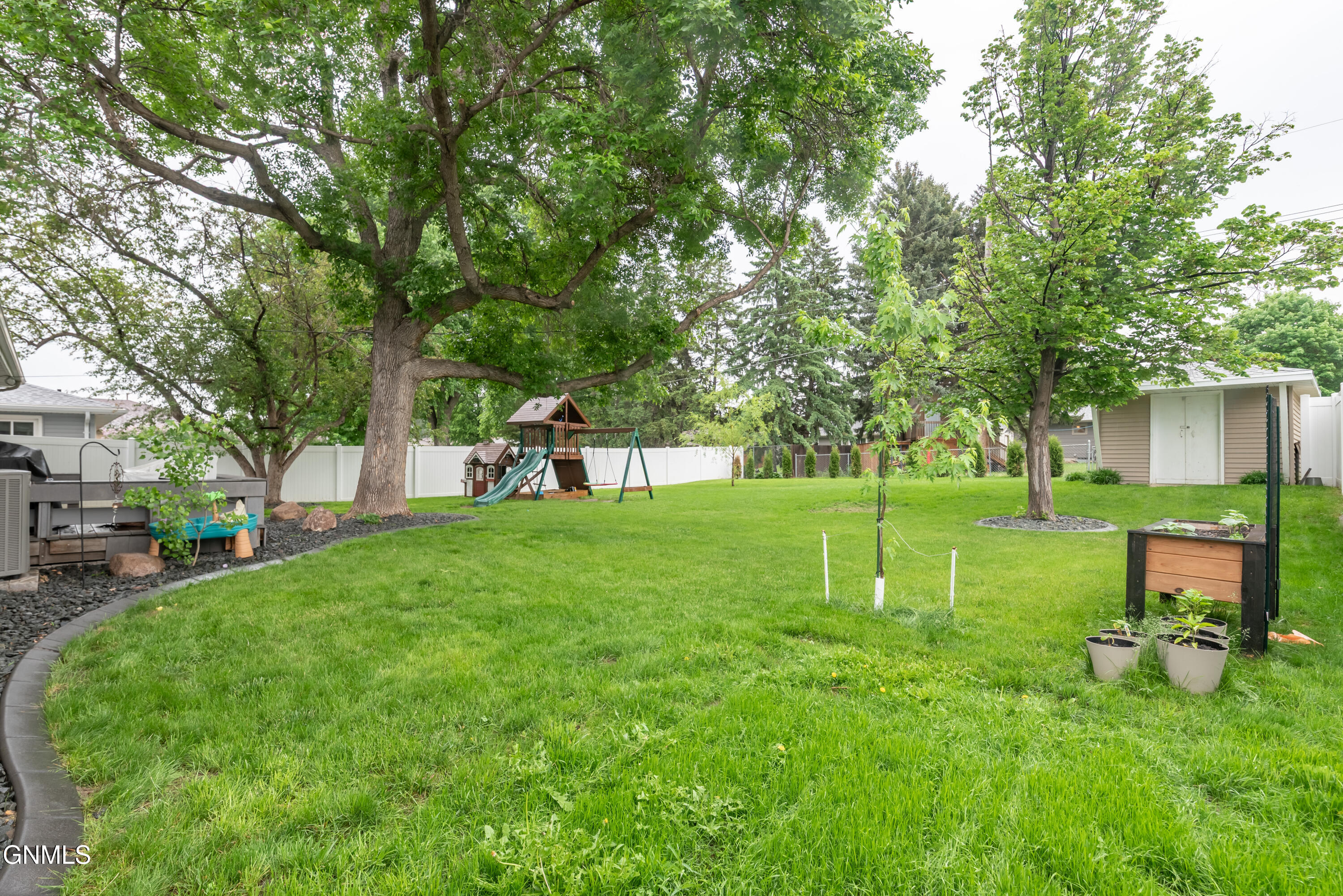 property viewer photo 26