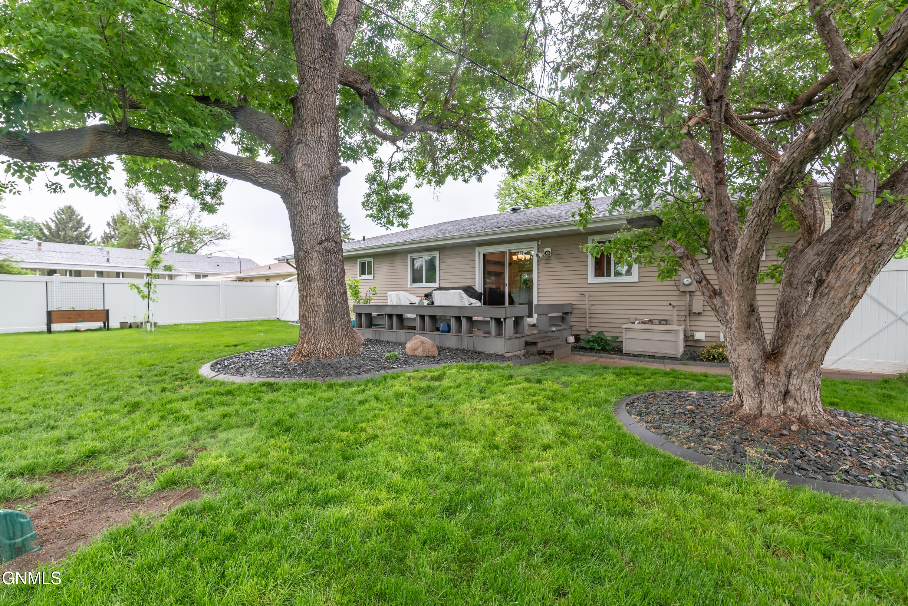 property viewer photo 28