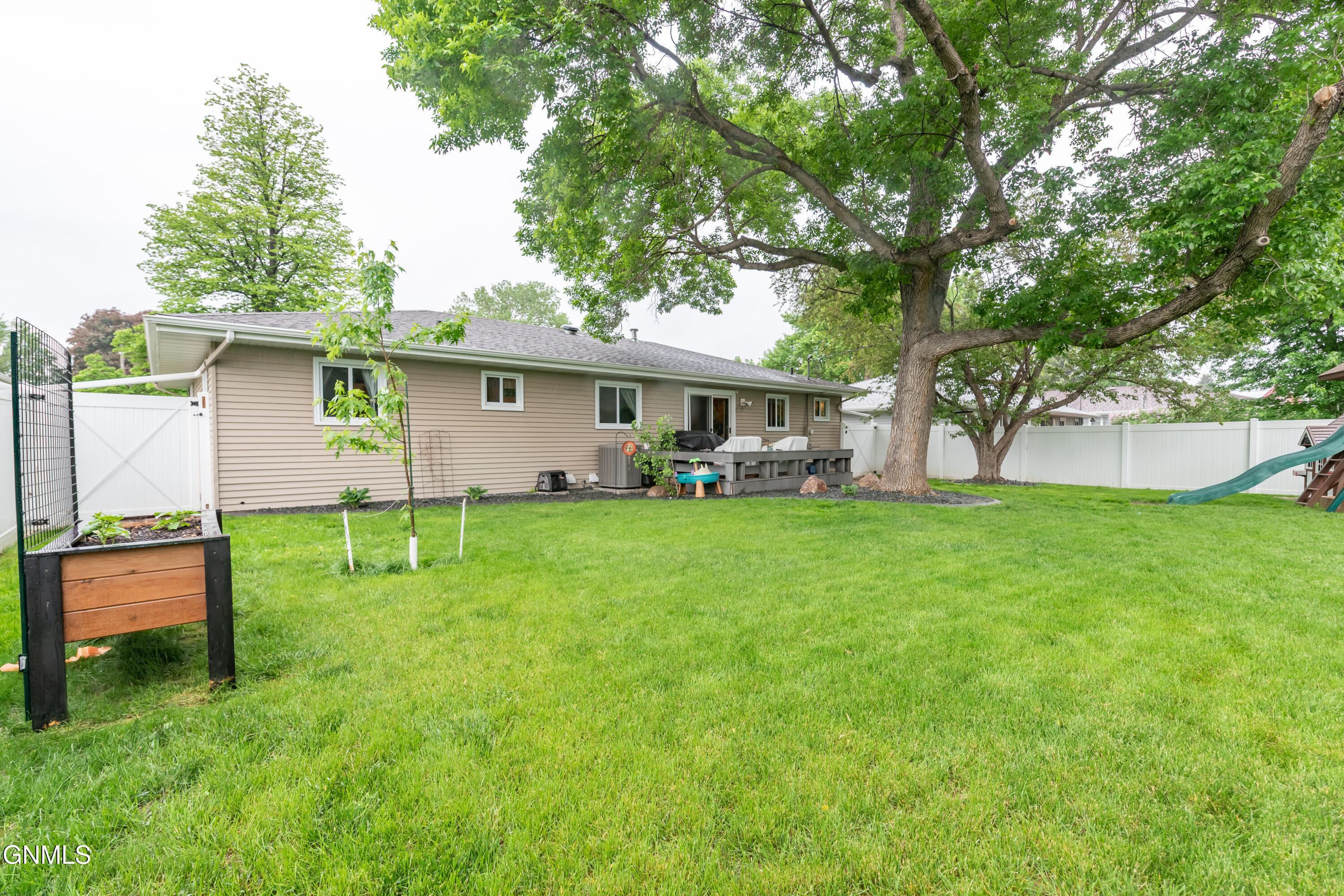 property viewer photo 29