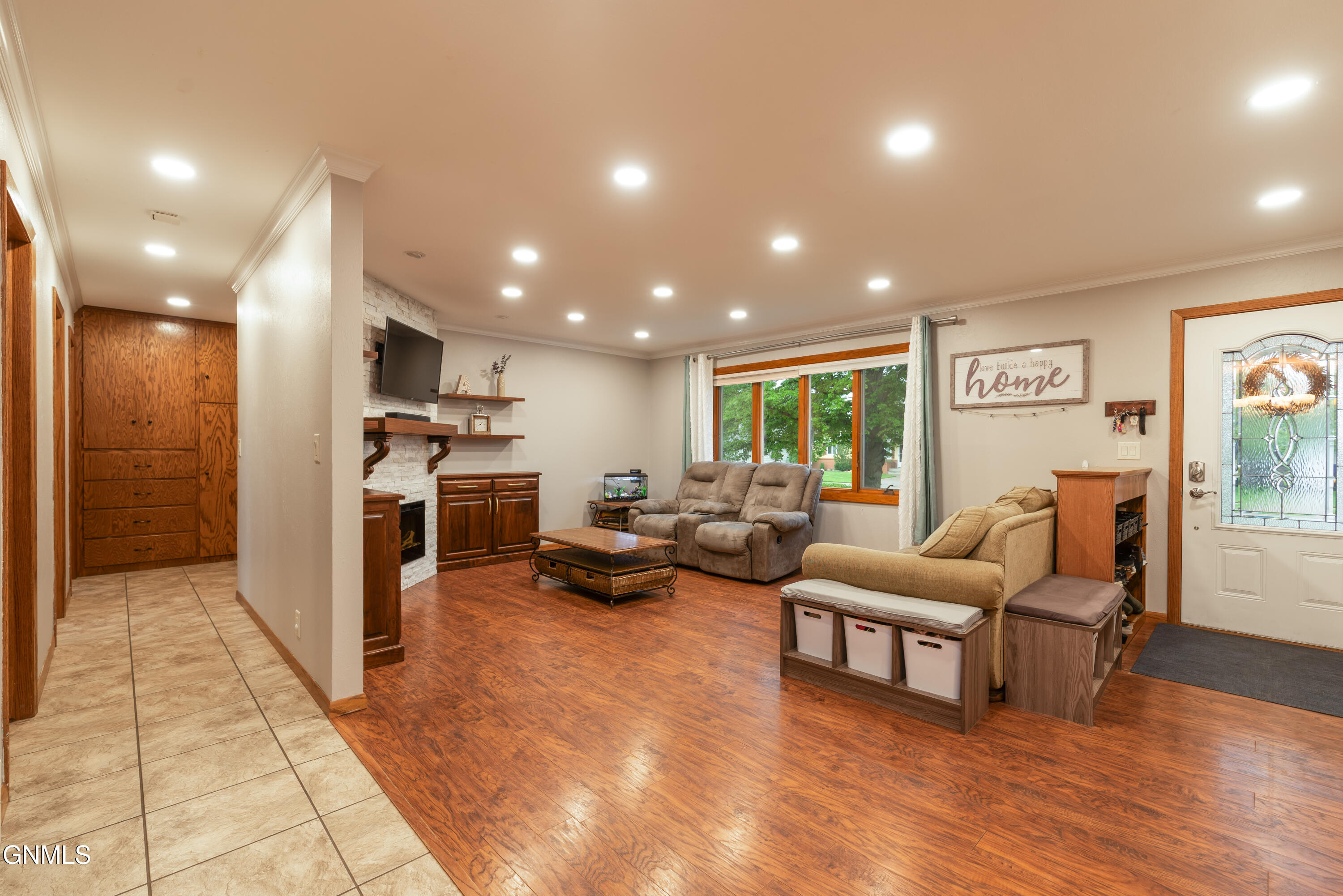 property viewer photo 3