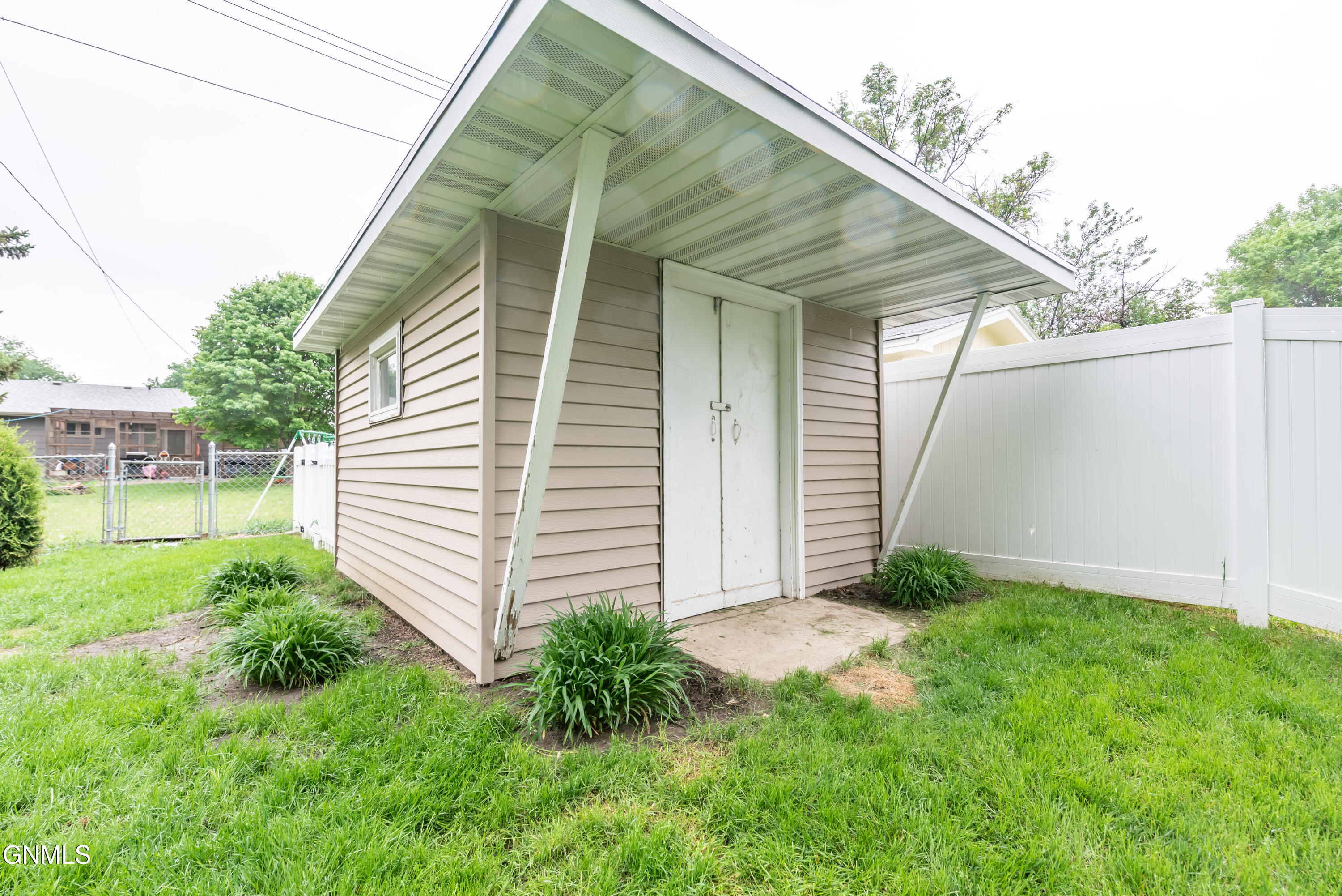 property viewer photo 30
