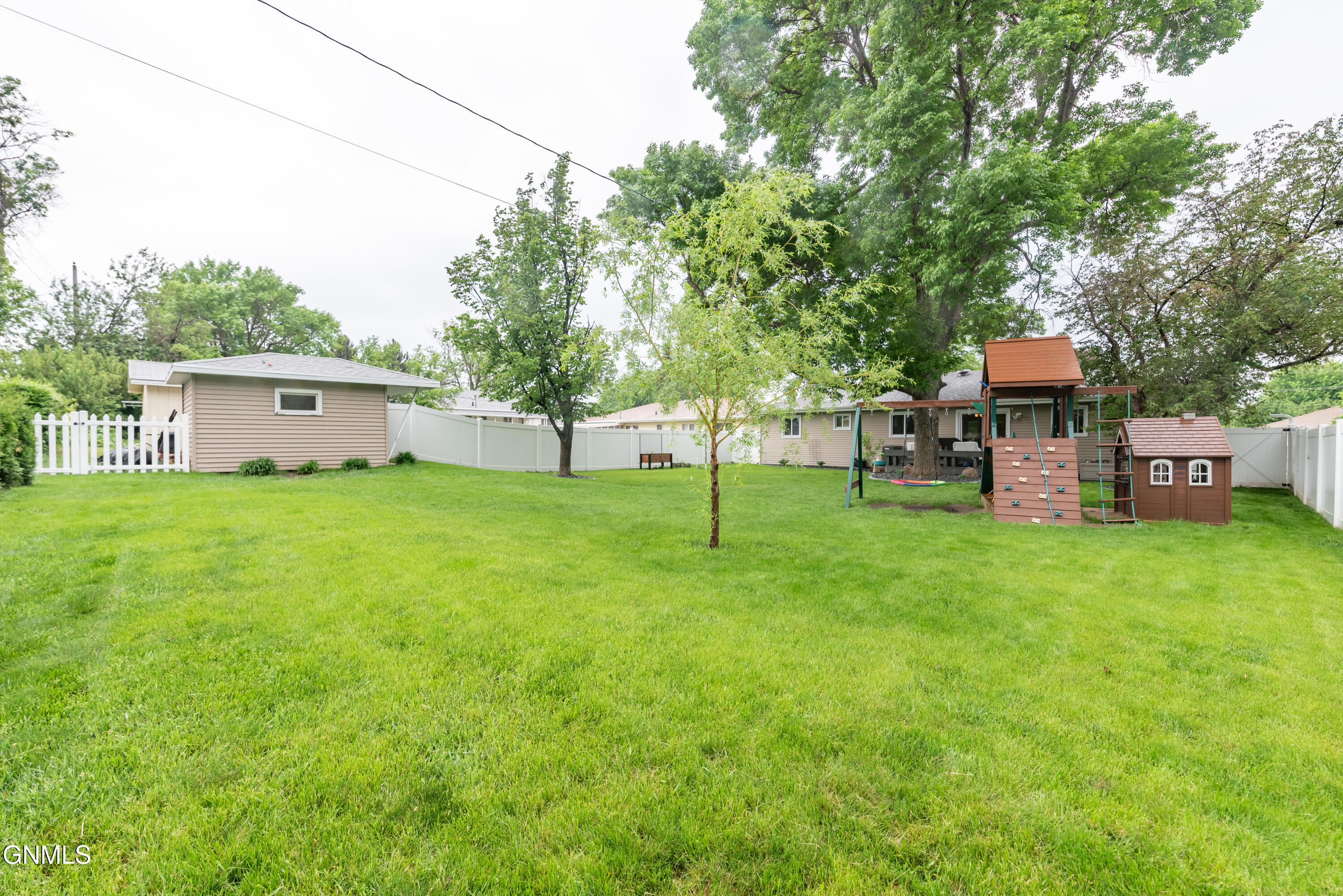 property viewer photo 32