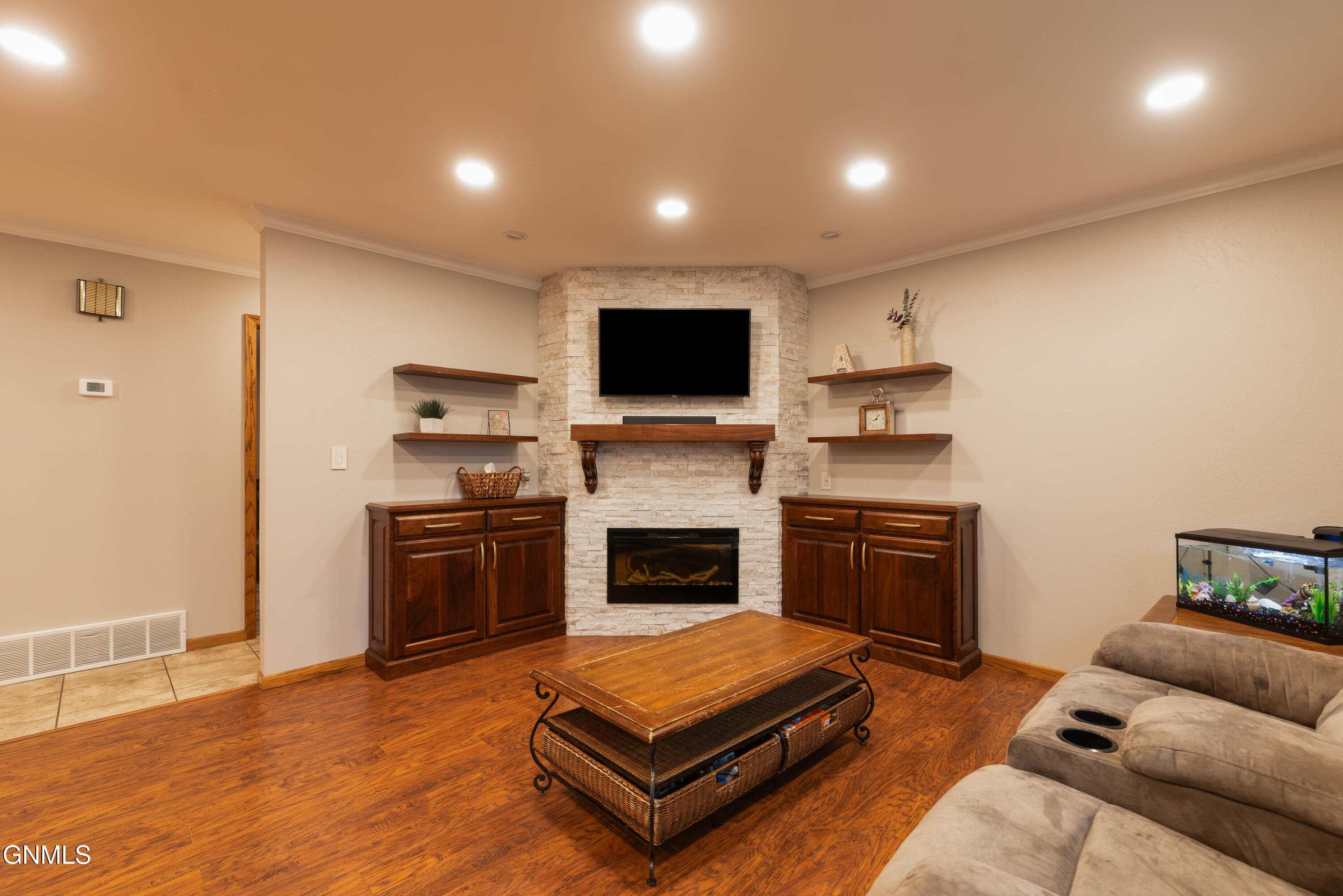 property viewer photo 5