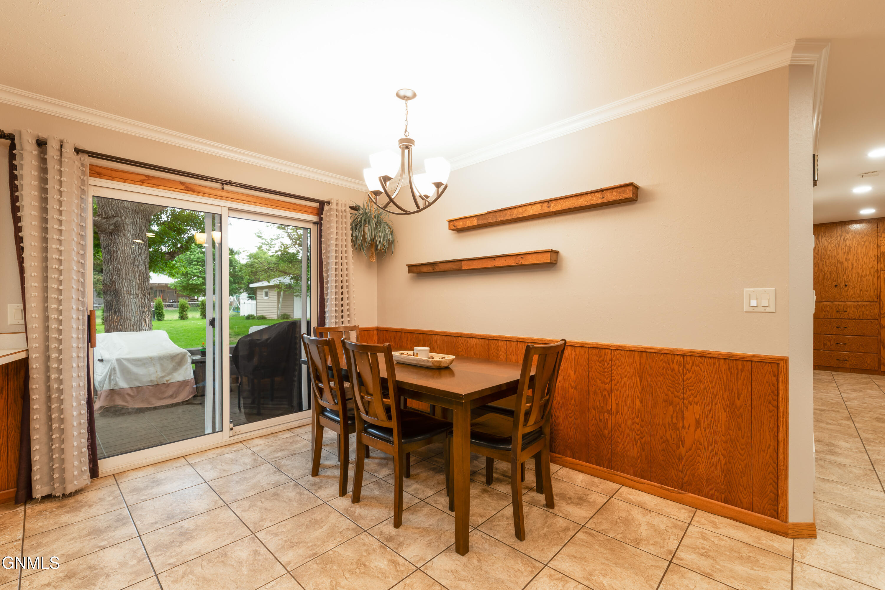 property viewer photo 7