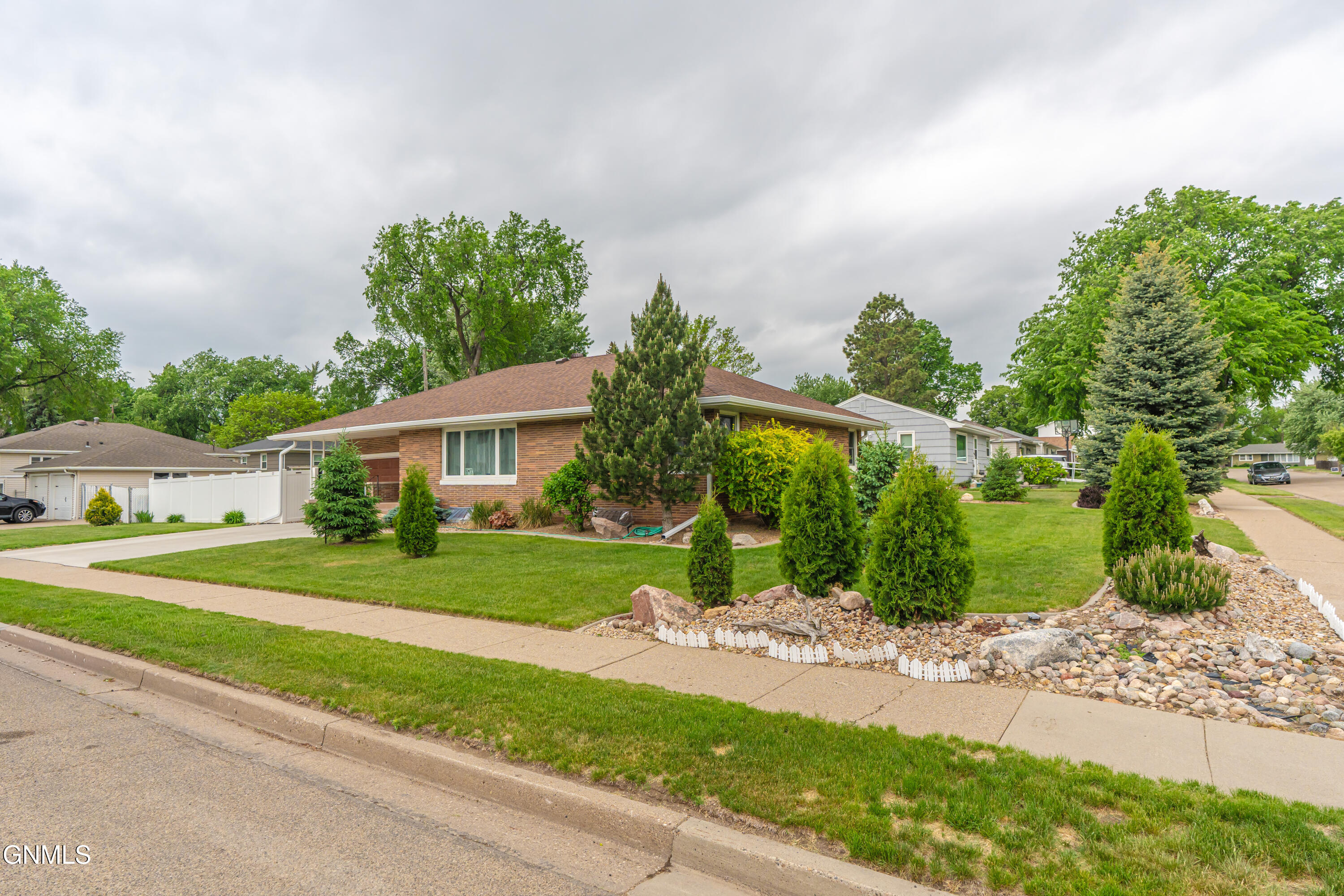 main property photo 49
