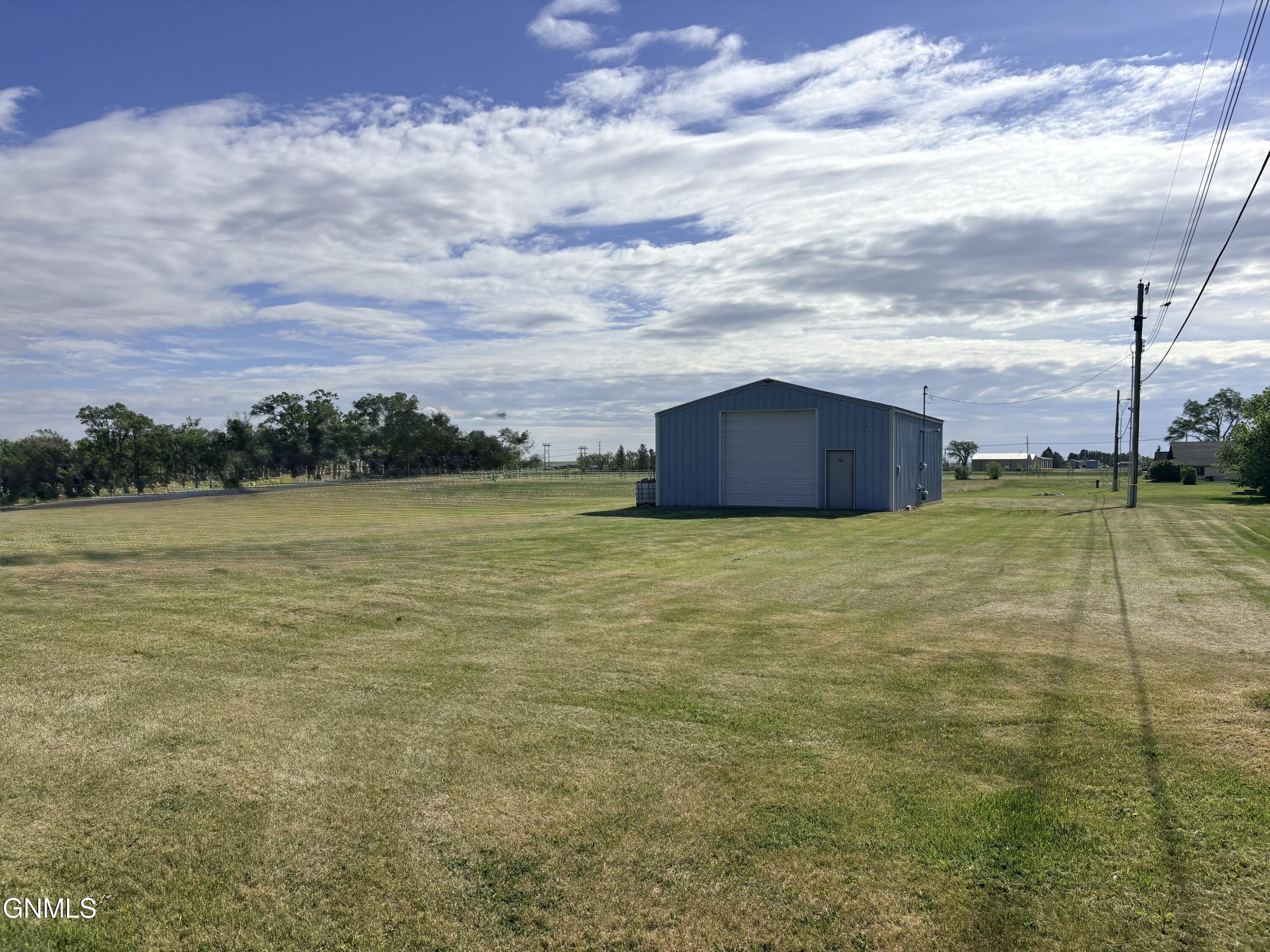 main property photo 10