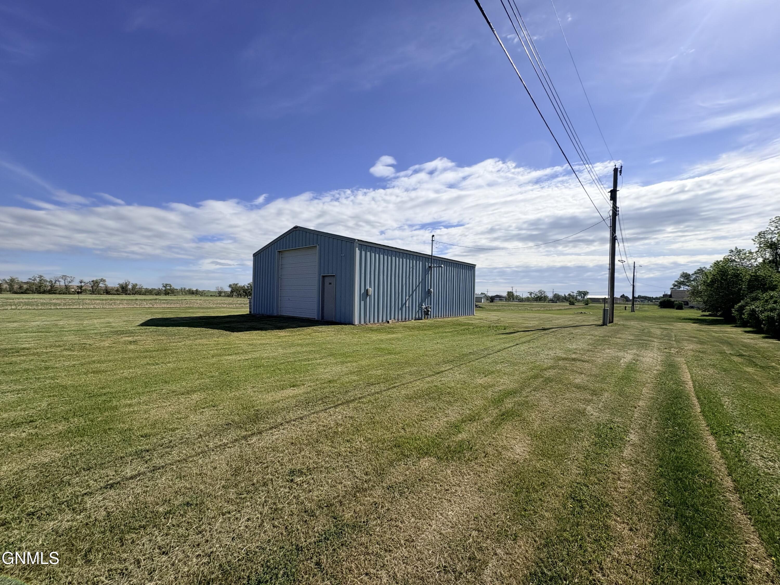 main property photo 11