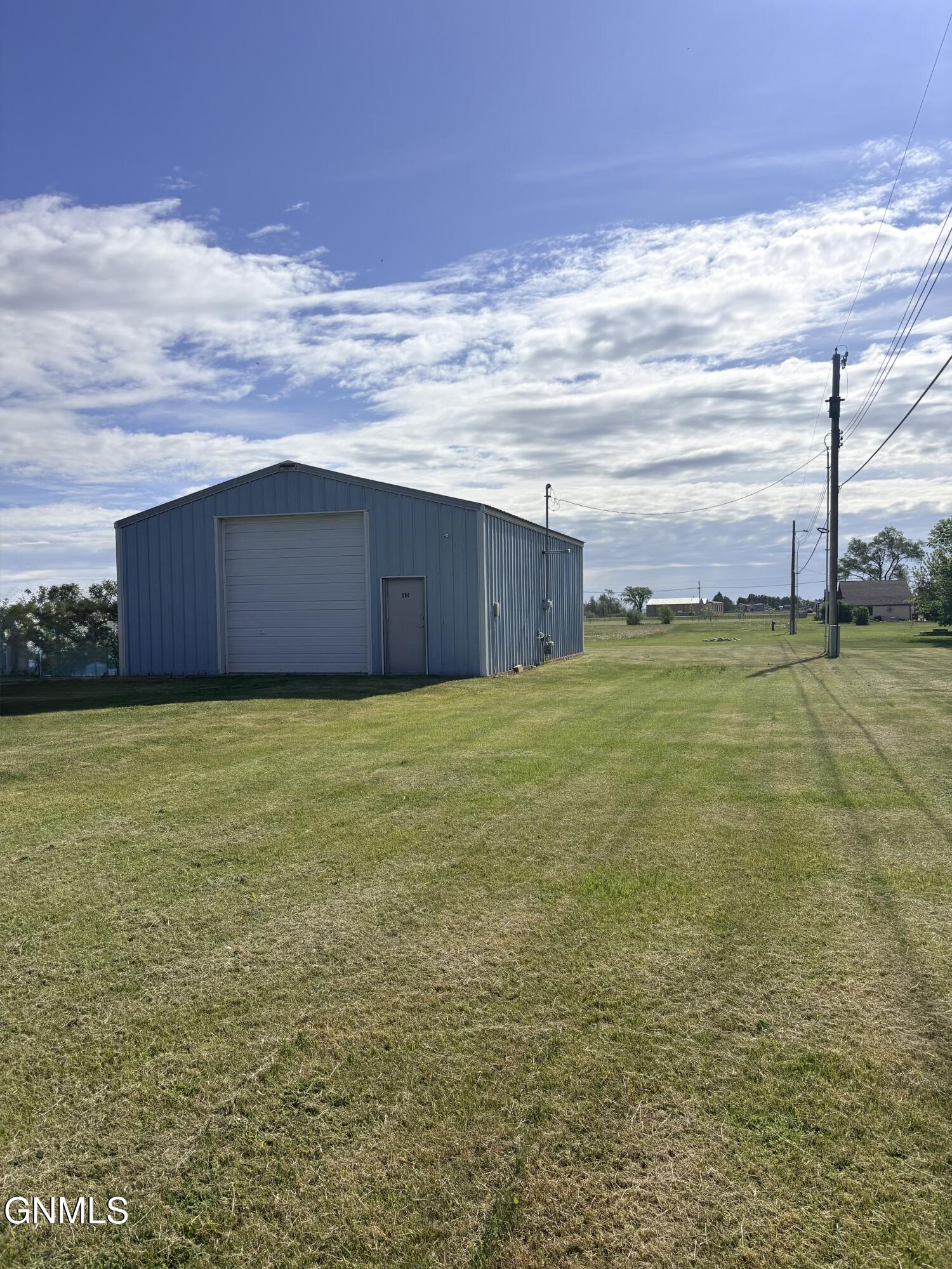 main property photo 7