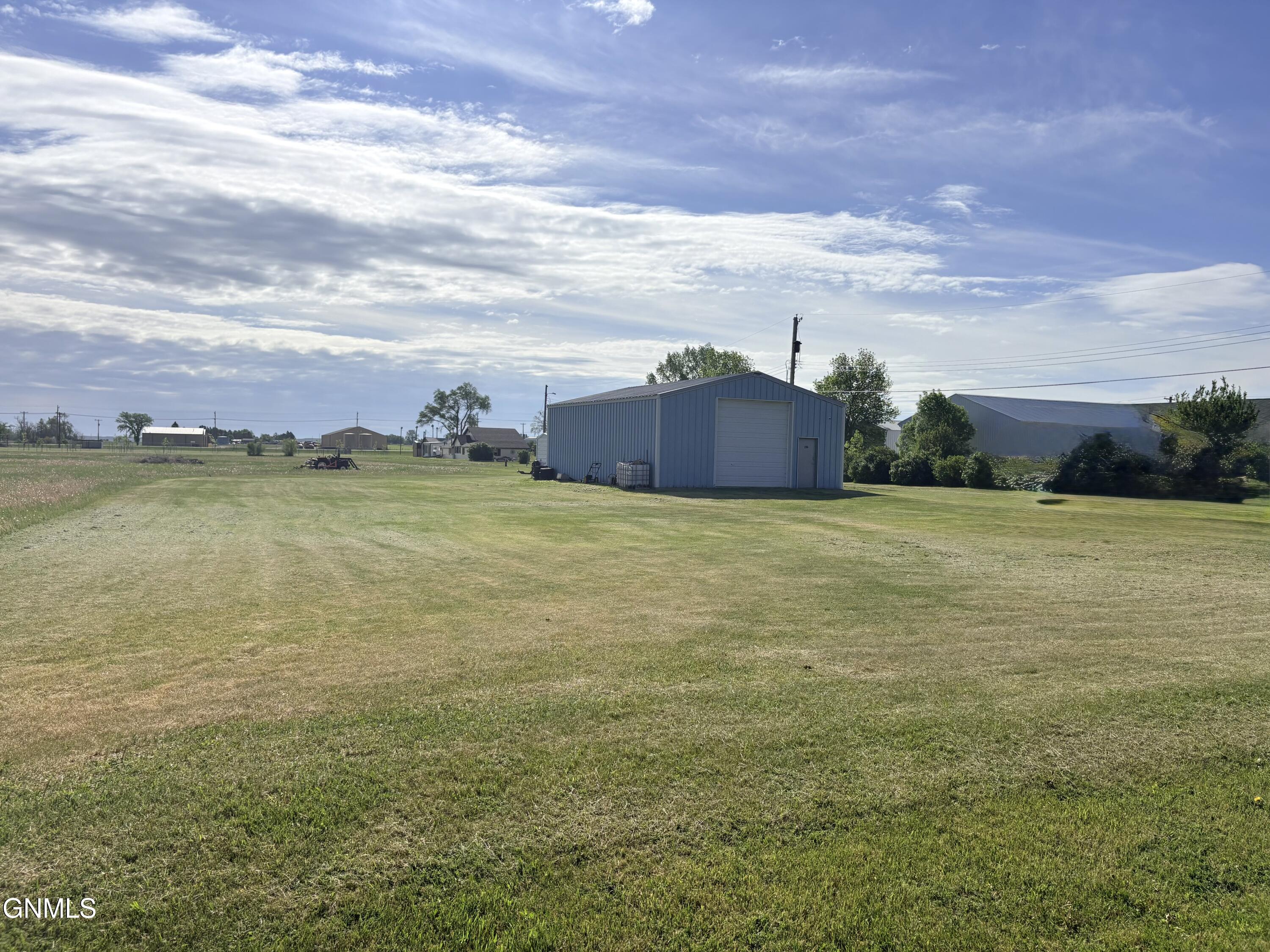 main property photo 9
