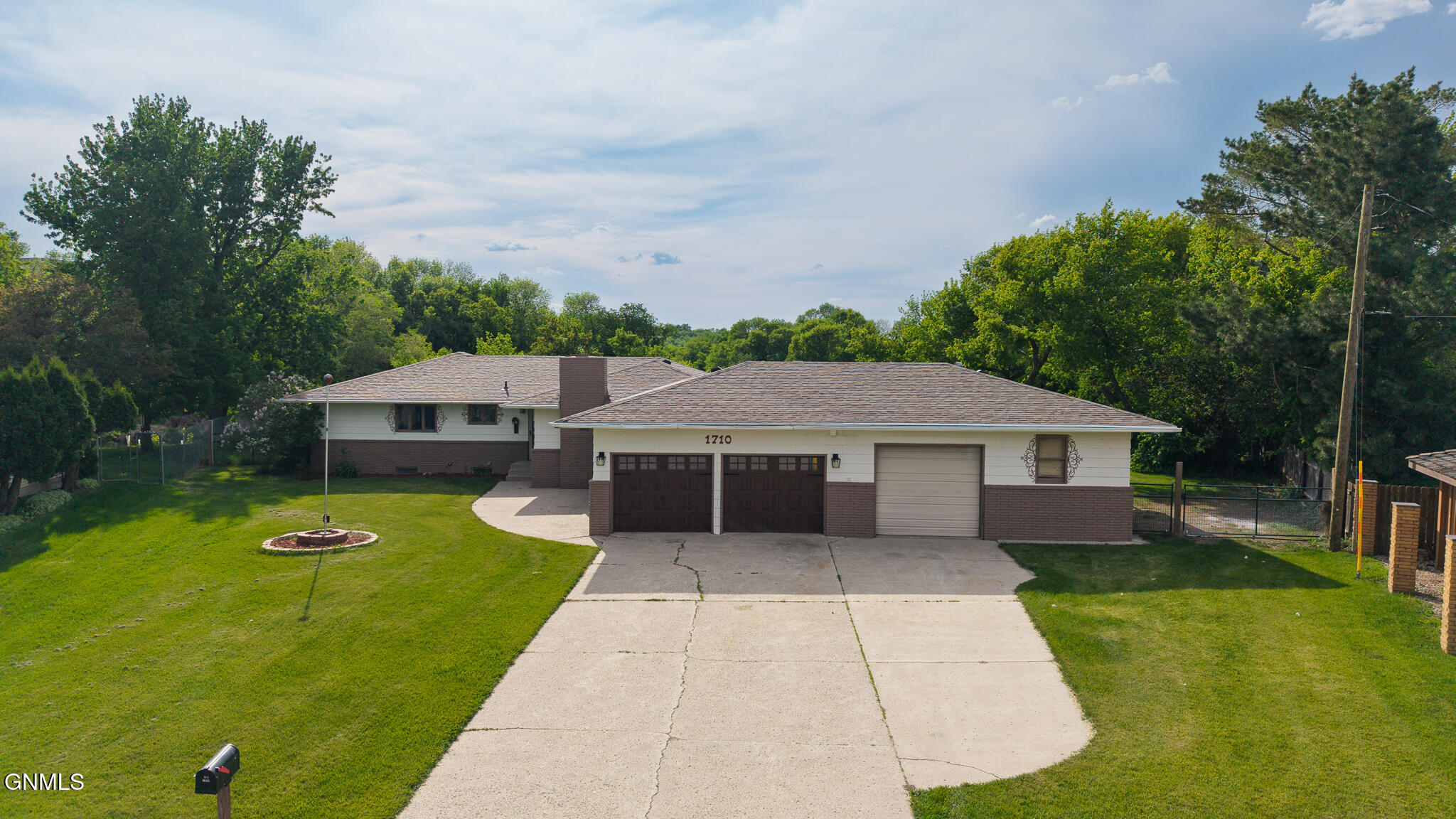 main property photo 89