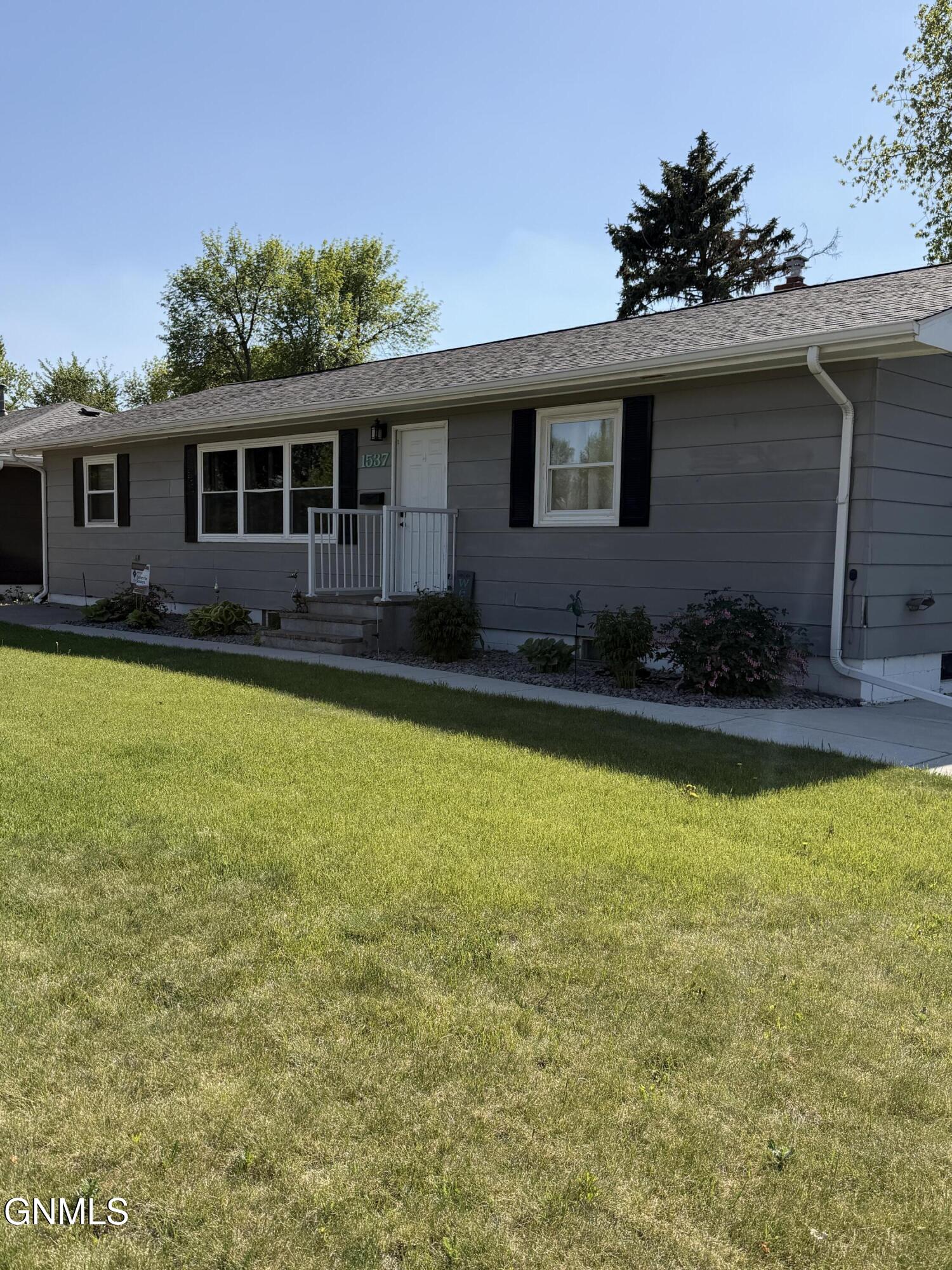property viewer photo 1