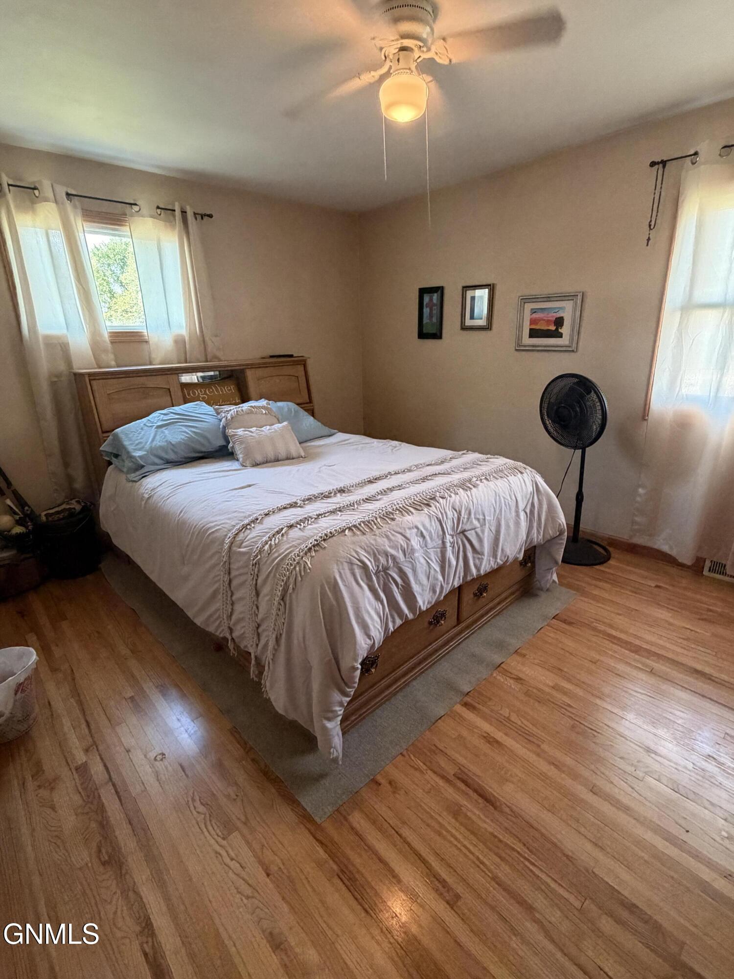 property viewer photo 11