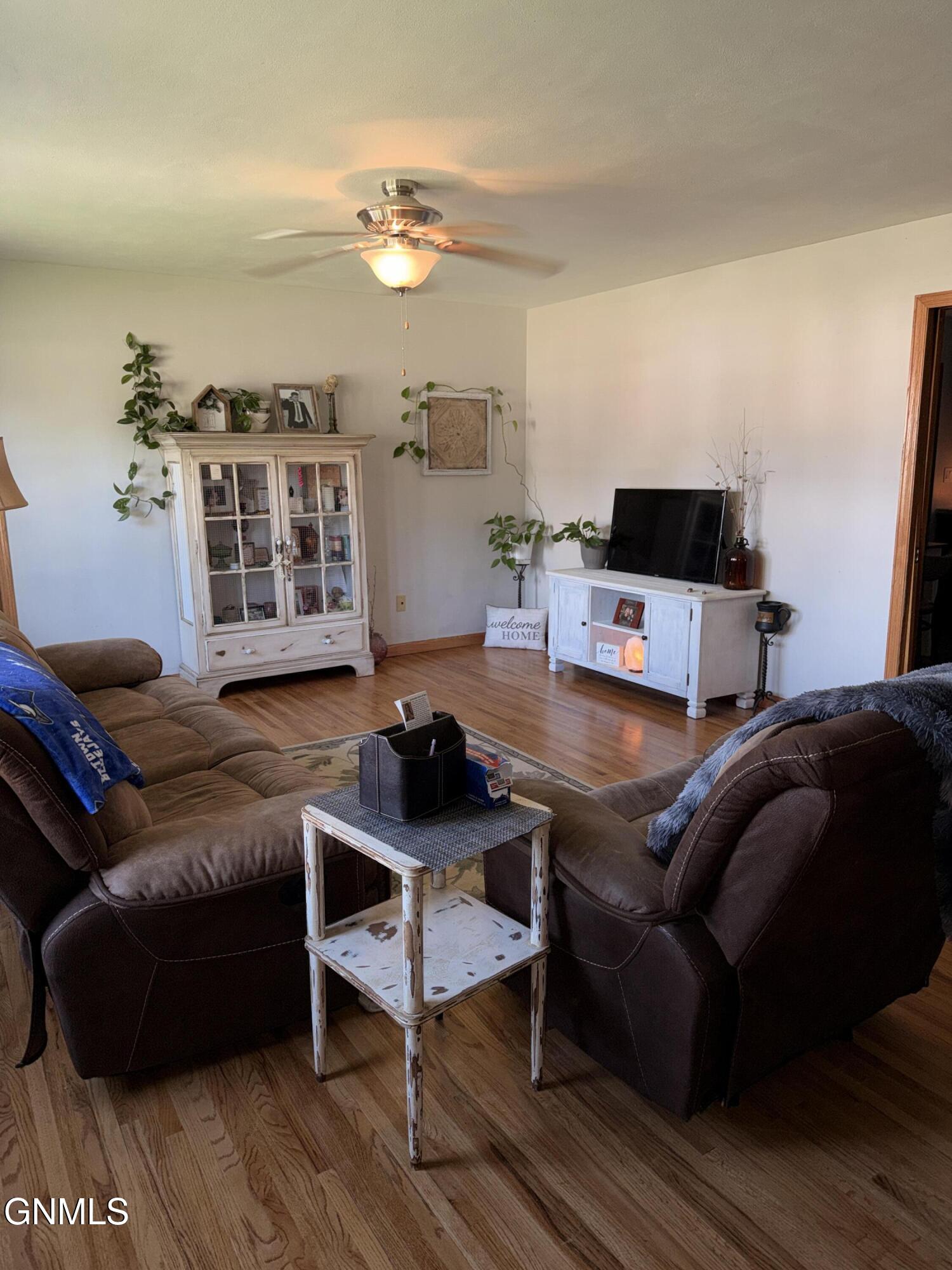 property viewer photo 4
