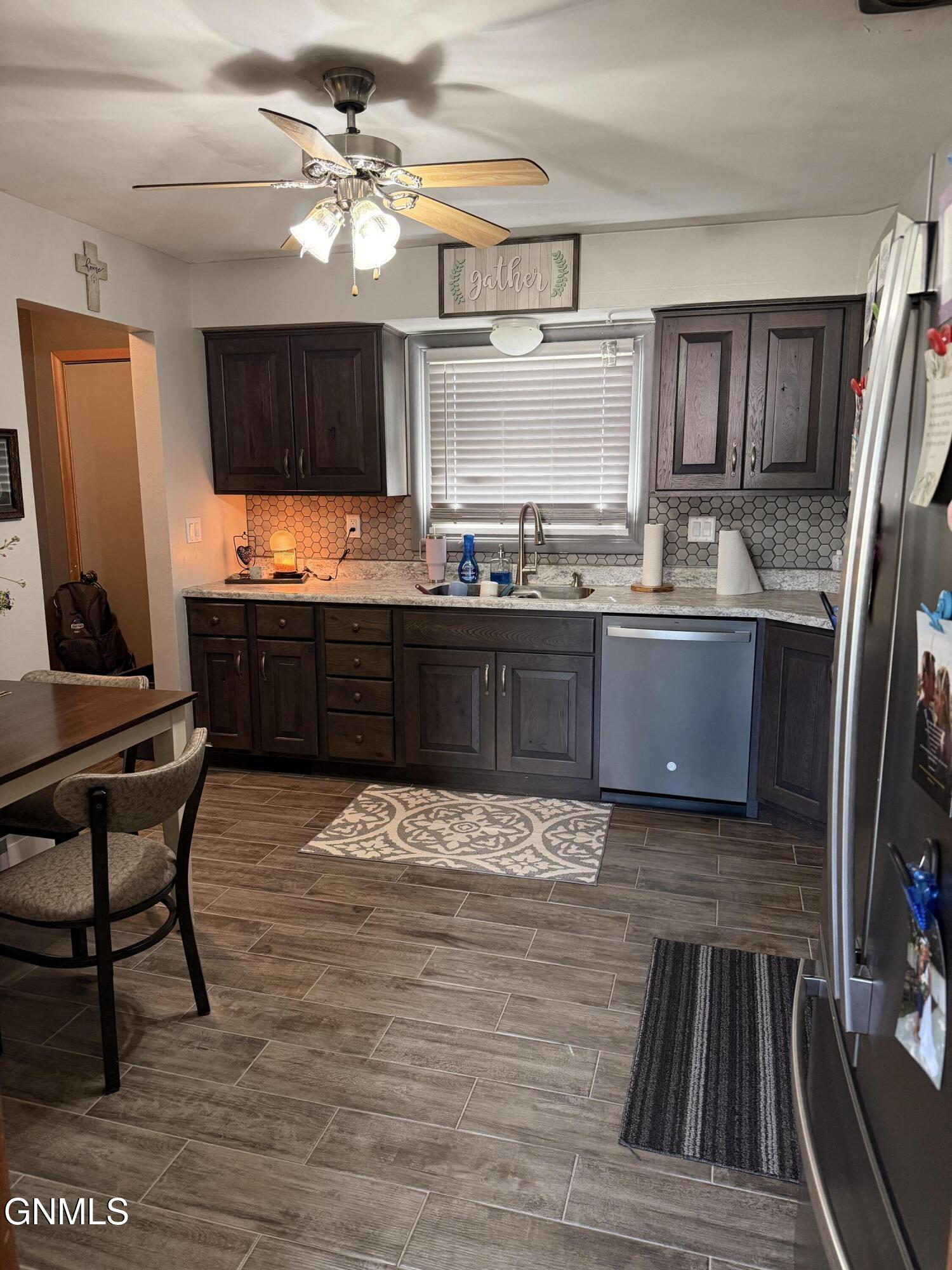 property viewer photo 7