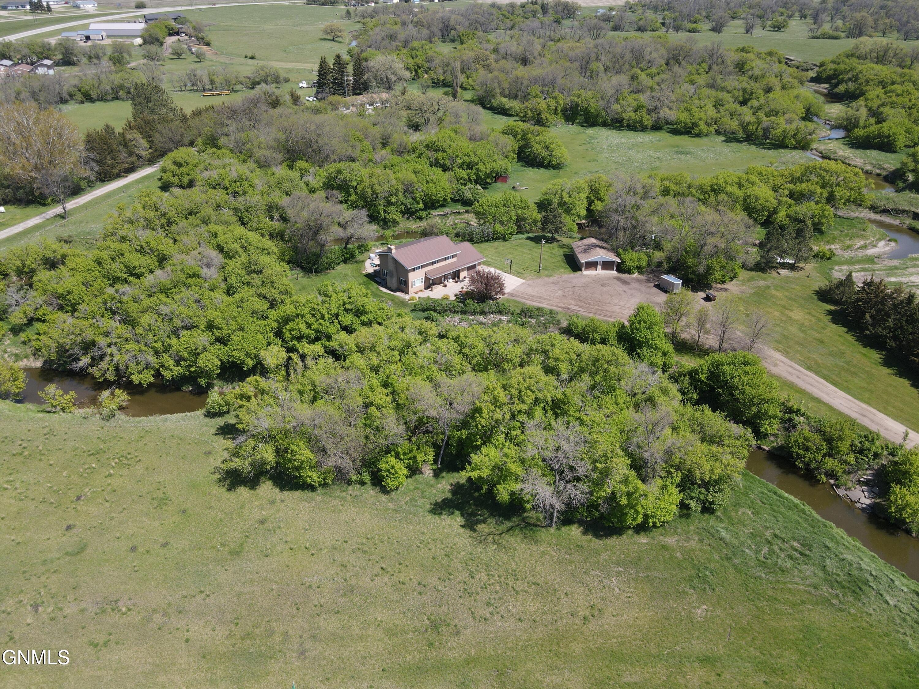 main property photo 29