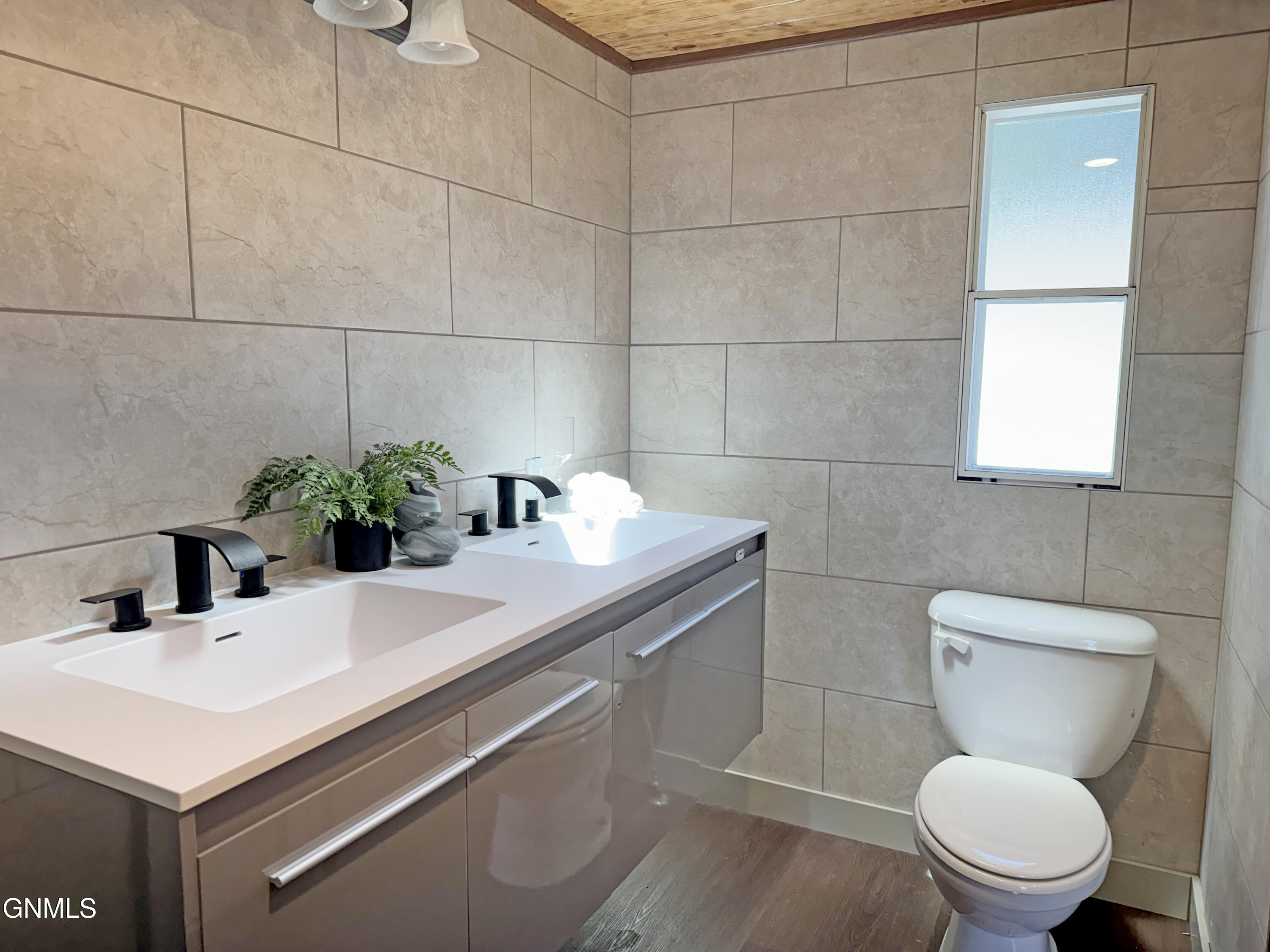 property viewer photo 21