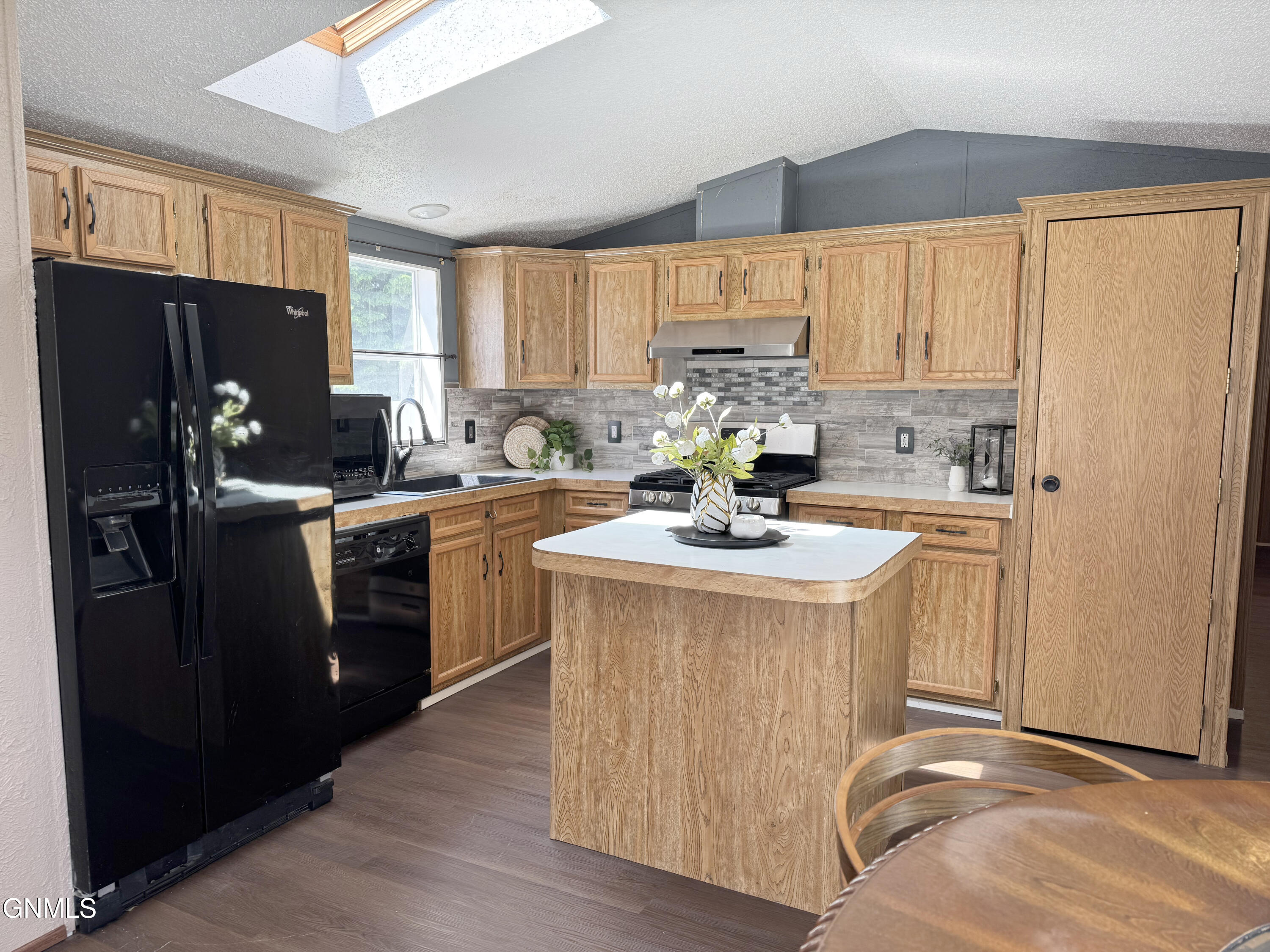 property viewer photo 3