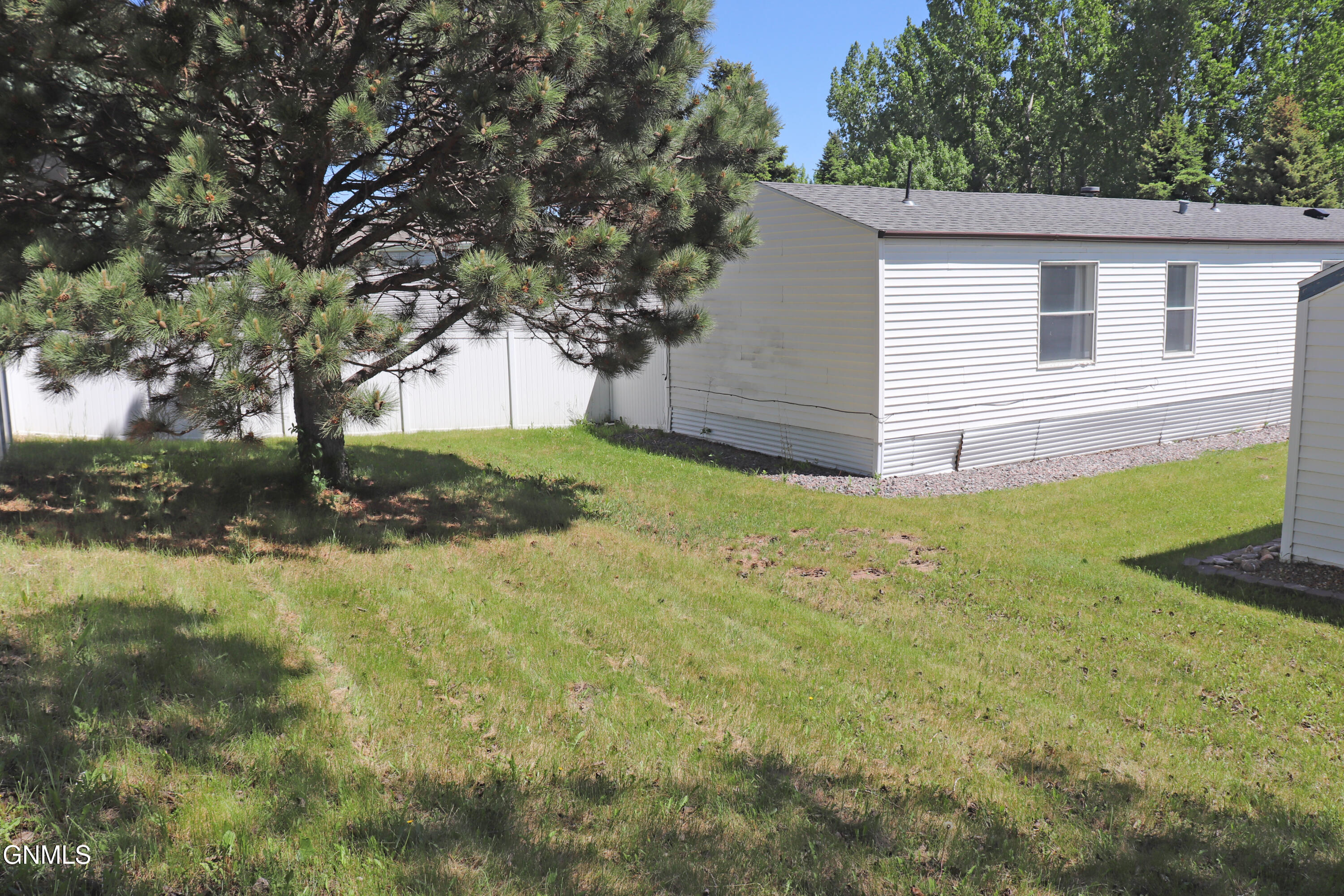 property viewer photo 35