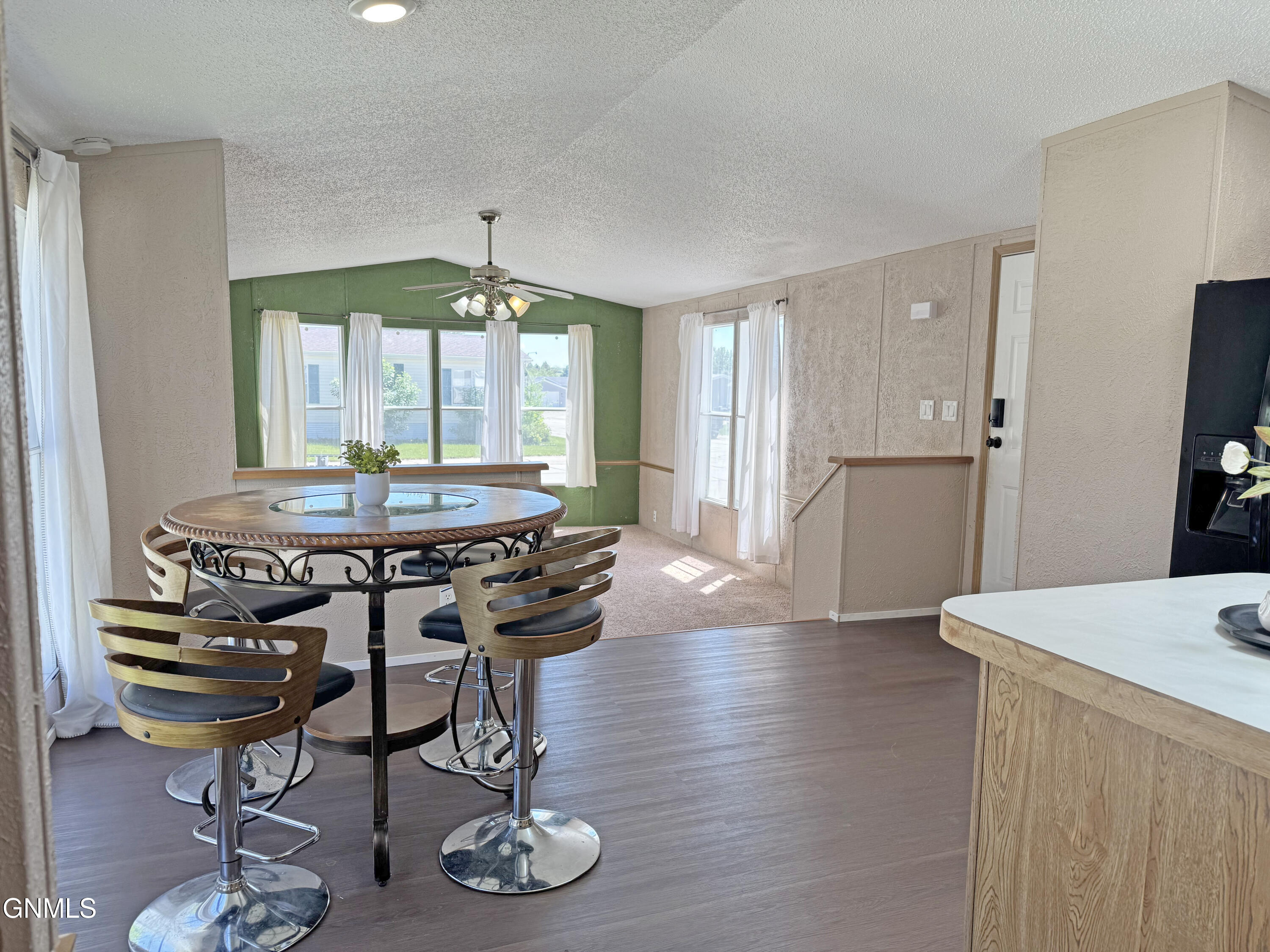 property viewer photo 8