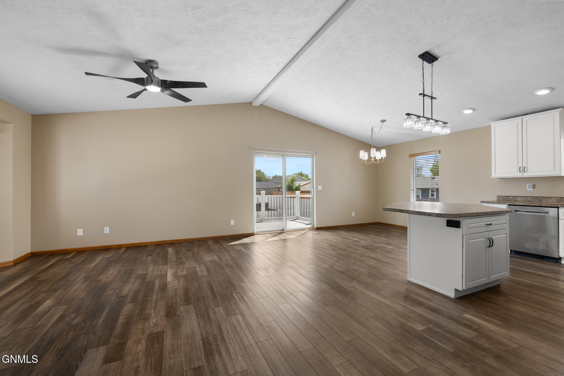 property viewer photo 15